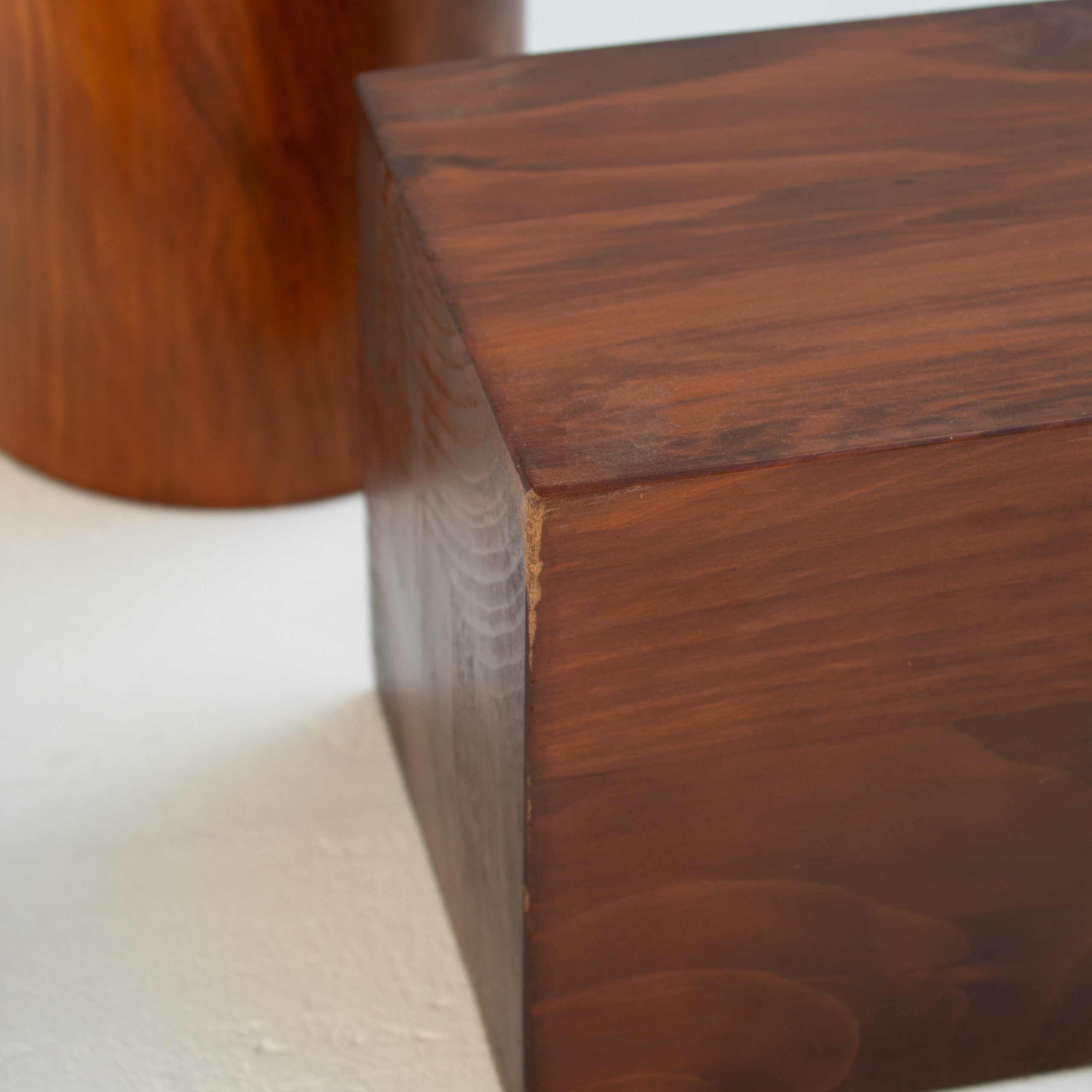 Vintage Coffee Table in Wood and Glass — close-up of rich wood texture