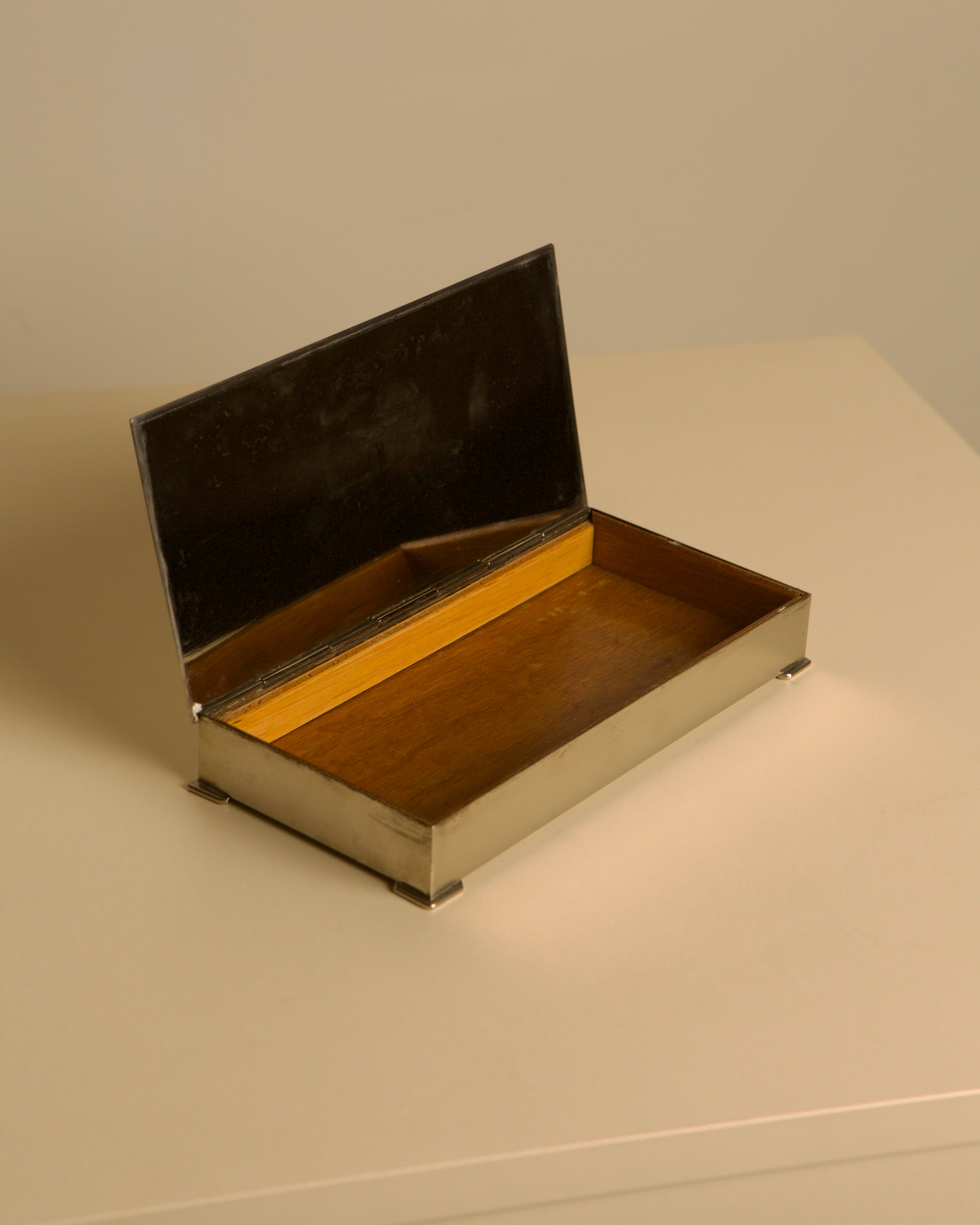 Italian Art Deco silver-plated metal and wood rectangular box, 1930s — close-up