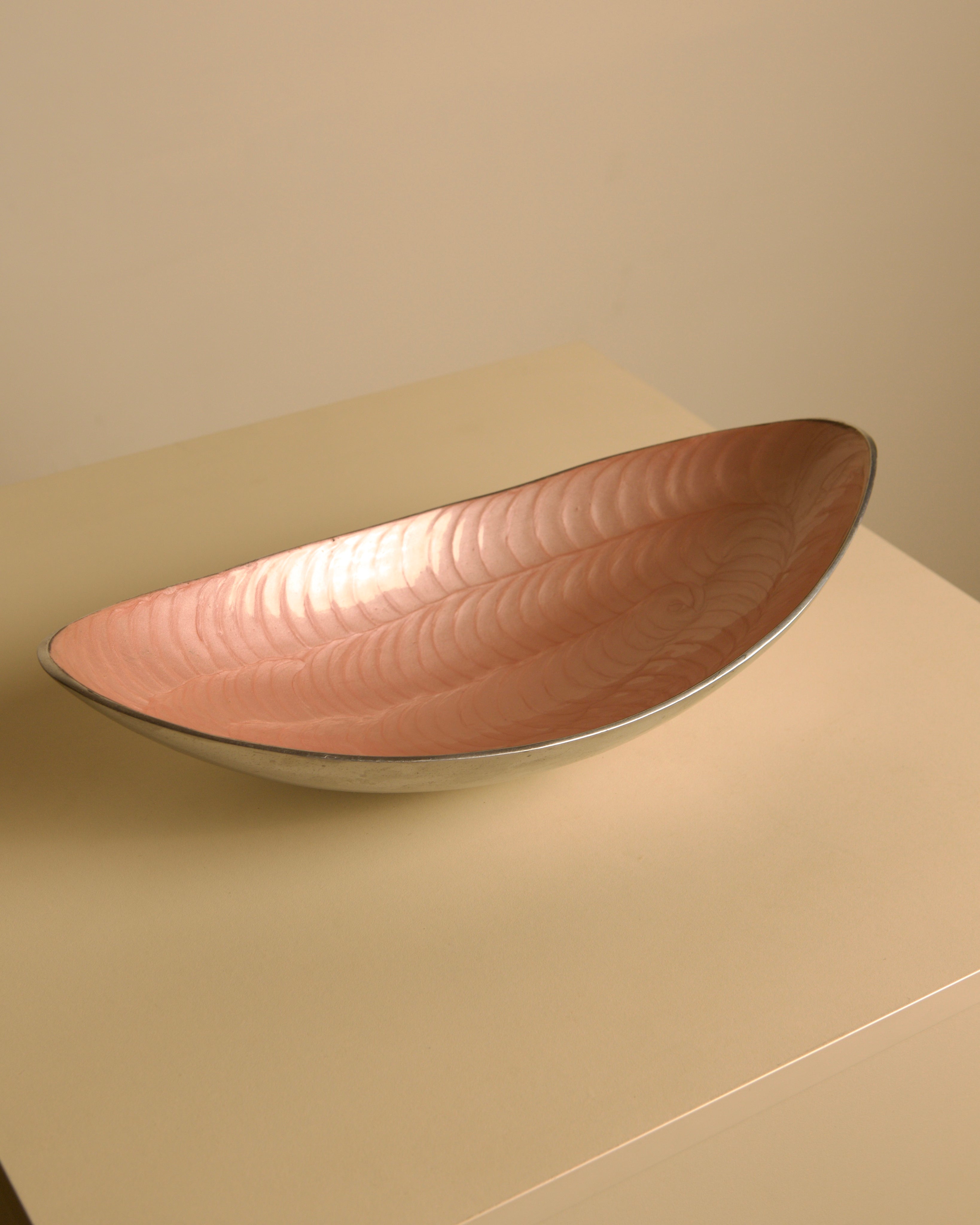 "Galassia" Pale Pink Aluminium Catchall Dish by Brandani, 1980s by Treaptyque | The Oblist