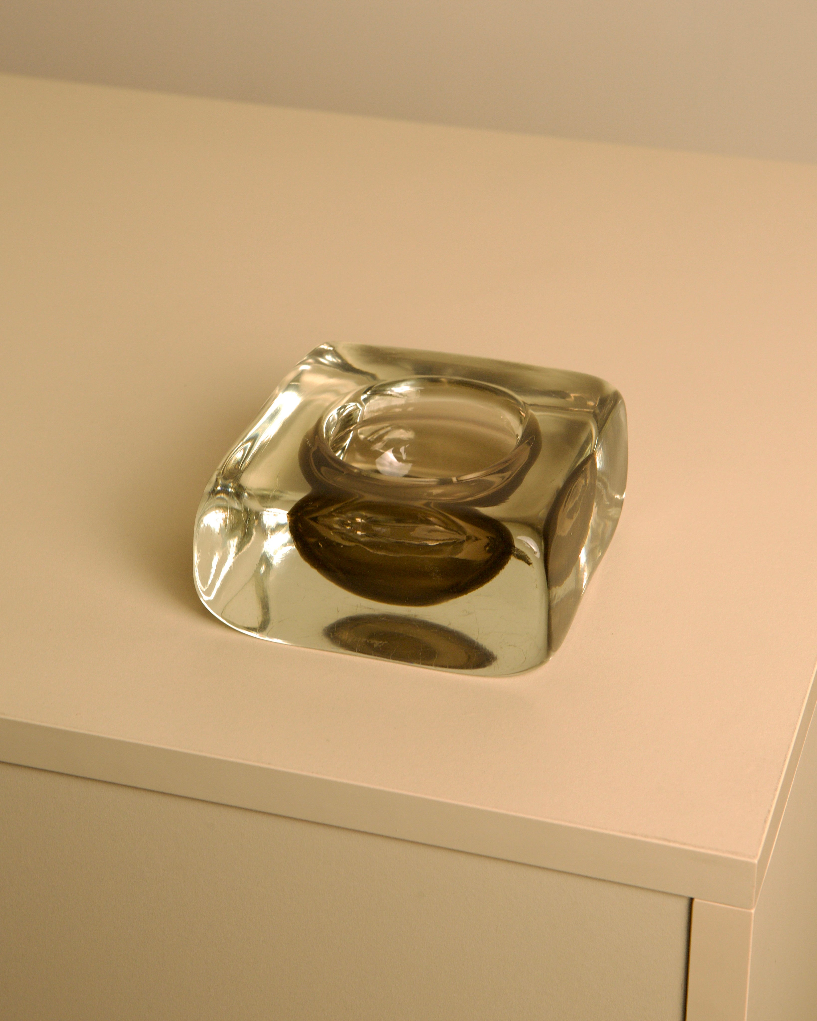 Black Murano glass trinket dish by Salviati 60's by Treaptyque | The Oblist