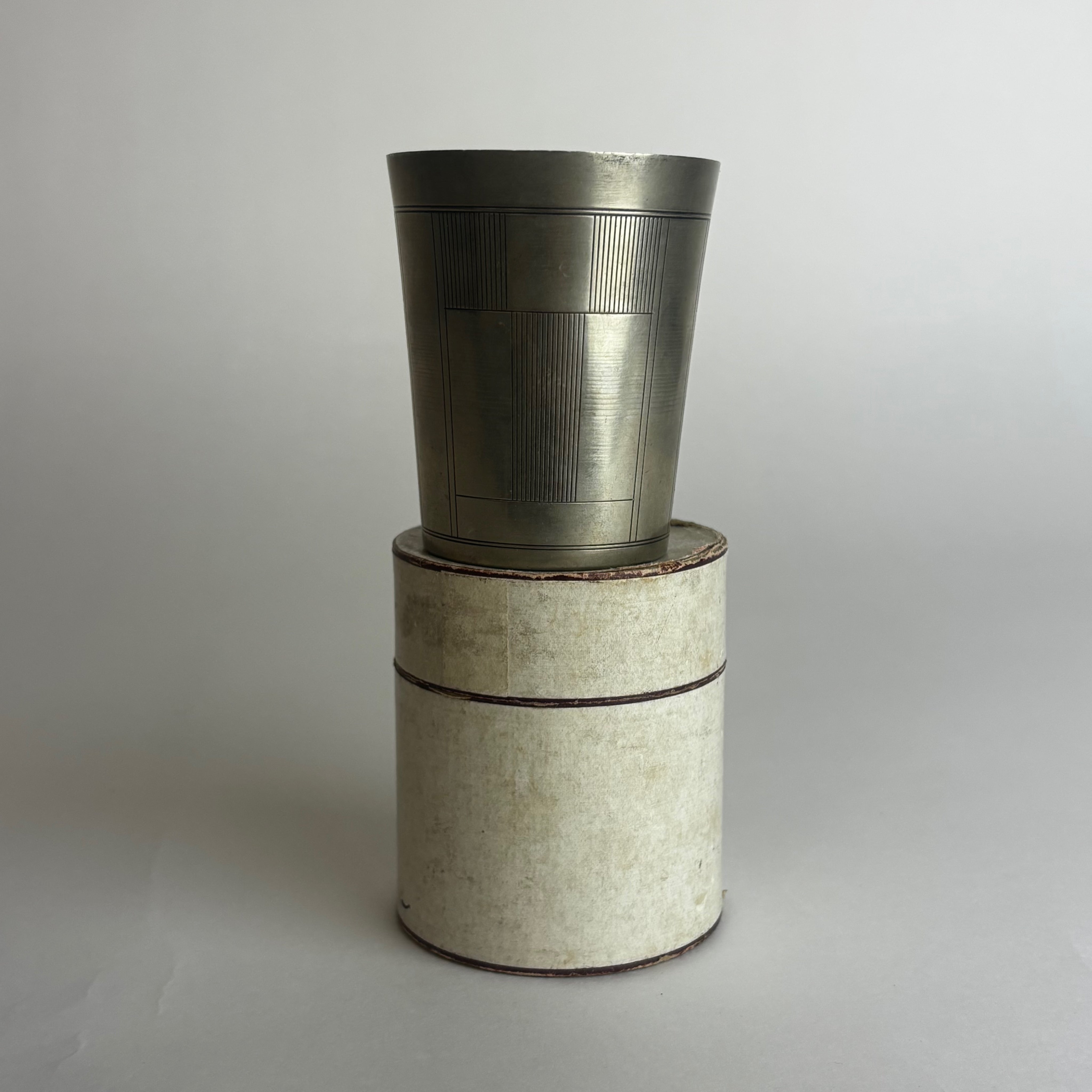 French Art Deco Tumbler W/ Original Box — close-up