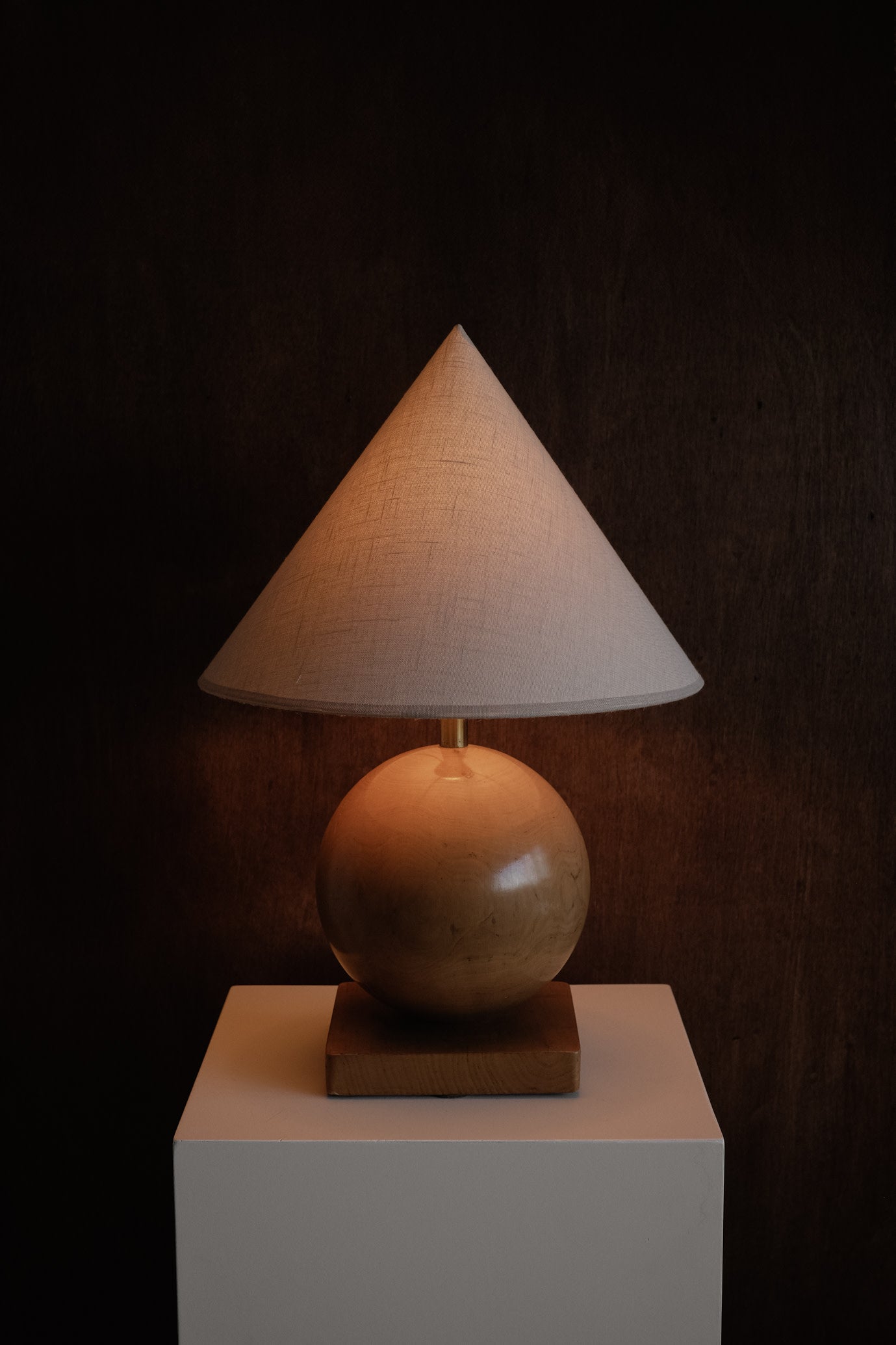 Wooden Cone Table Lamp  — detail view