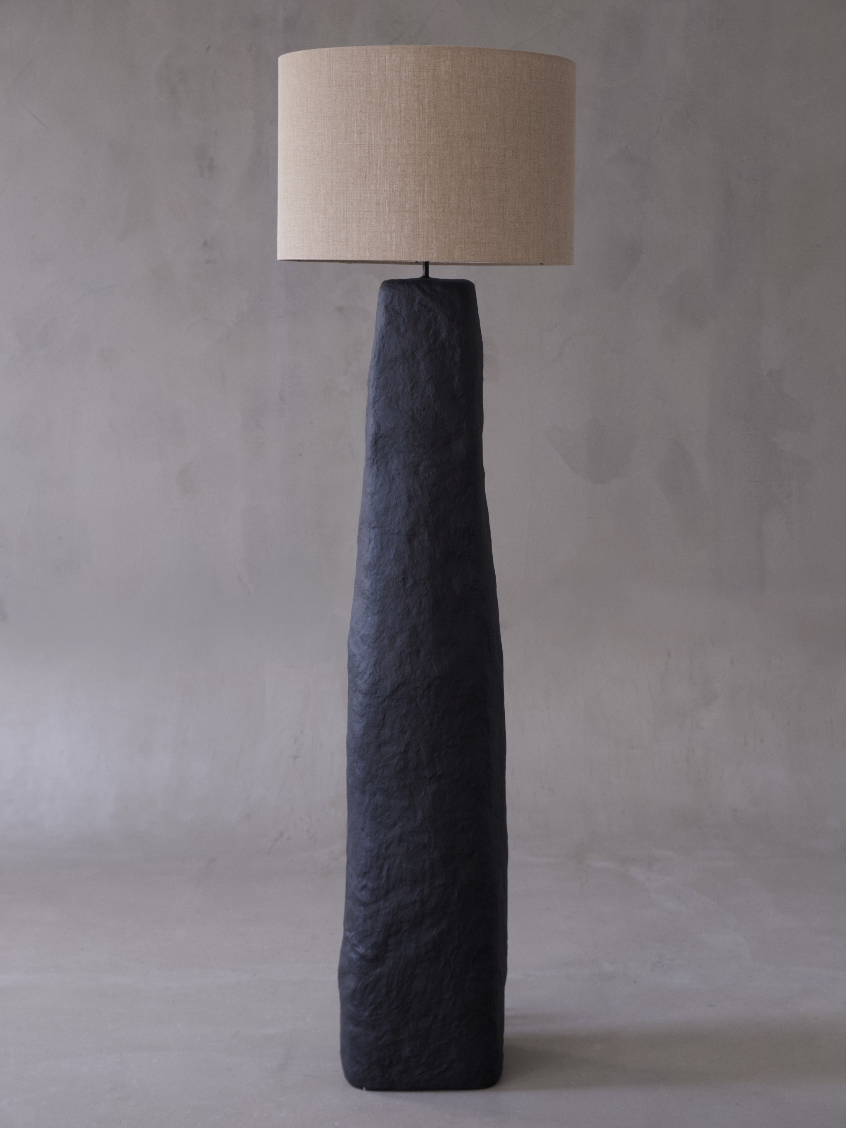 Lampe de Sol Sculpturale Skelia