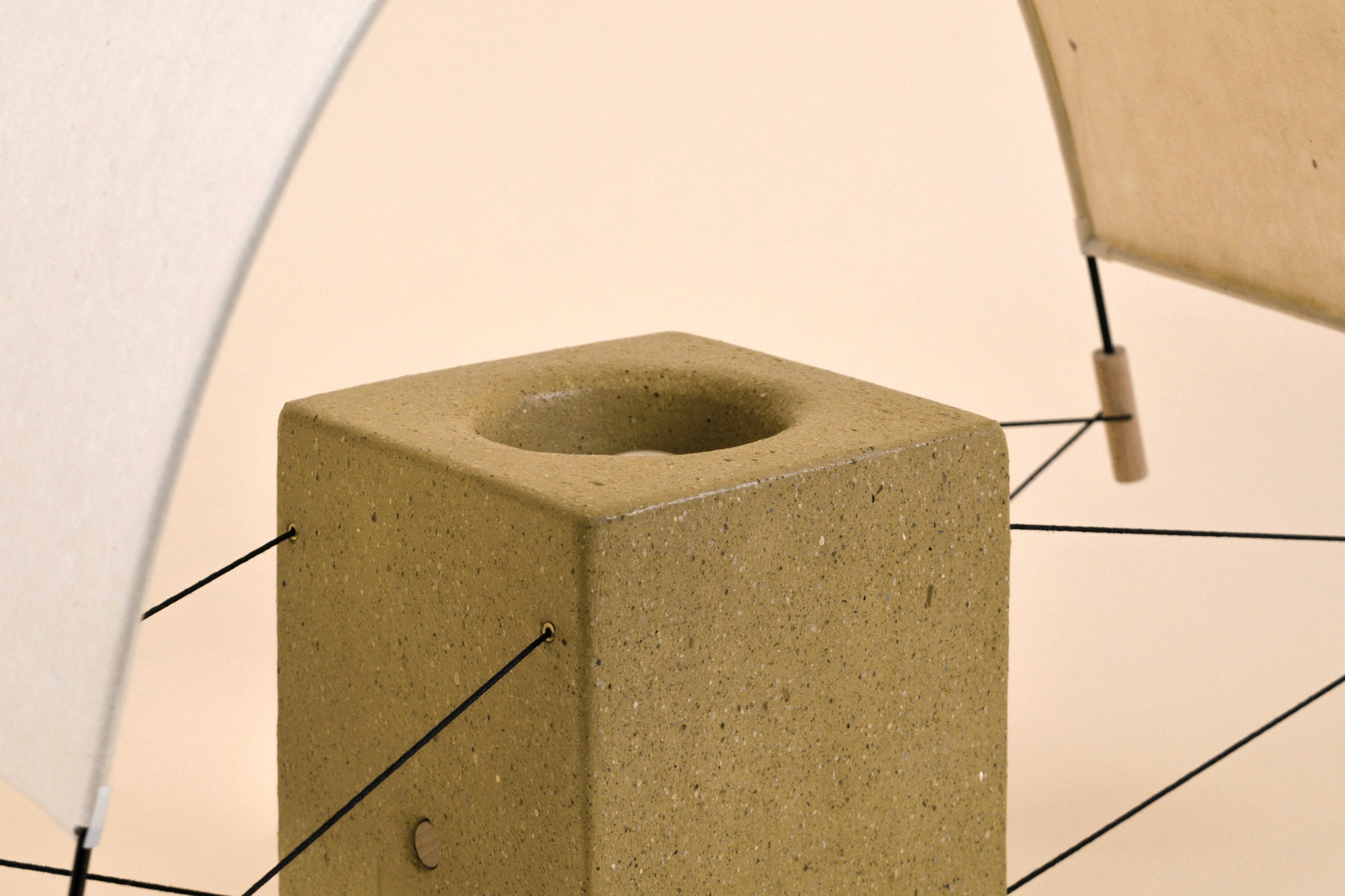 Écla - Raw Clay — close-up of textured raw clay base