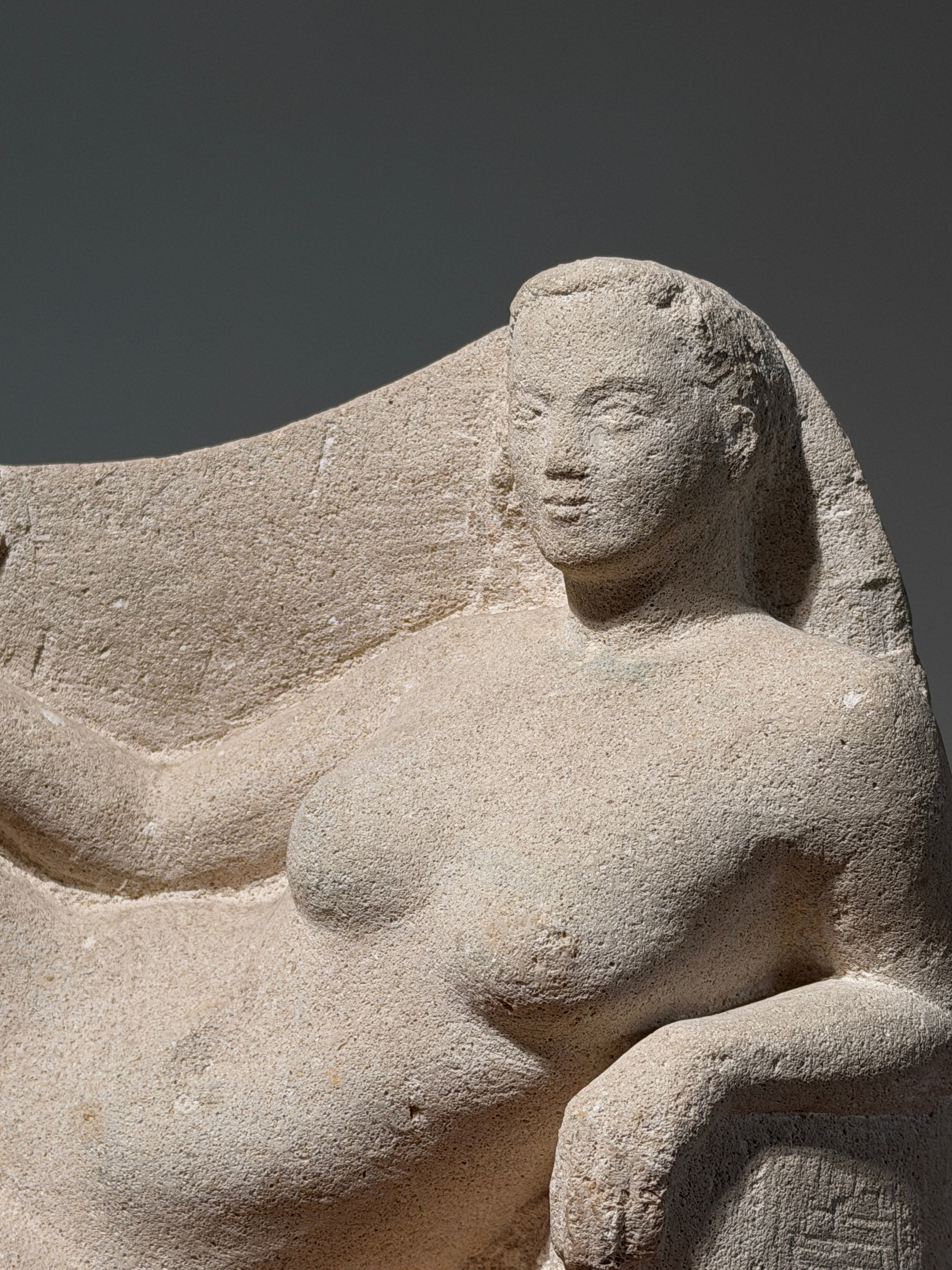 Exceptional female stone sculpture, France, circa 1920-1930.  — close-up