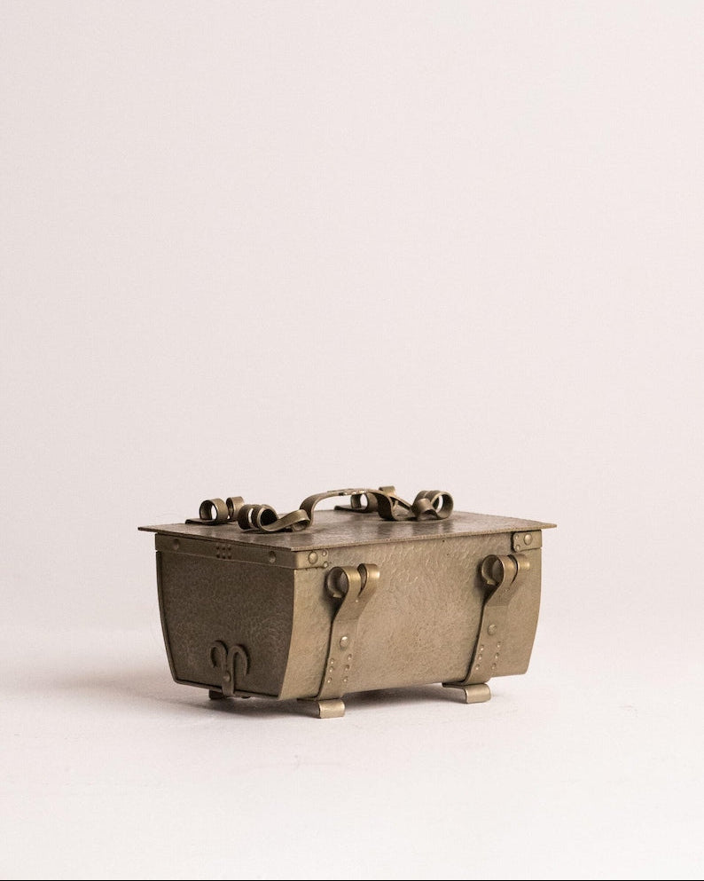 Arts and Crafts Hammered Metal Trunk Casket — Jugendstil Jewellery Box with Green Felt Interior by Studio Ecubed
