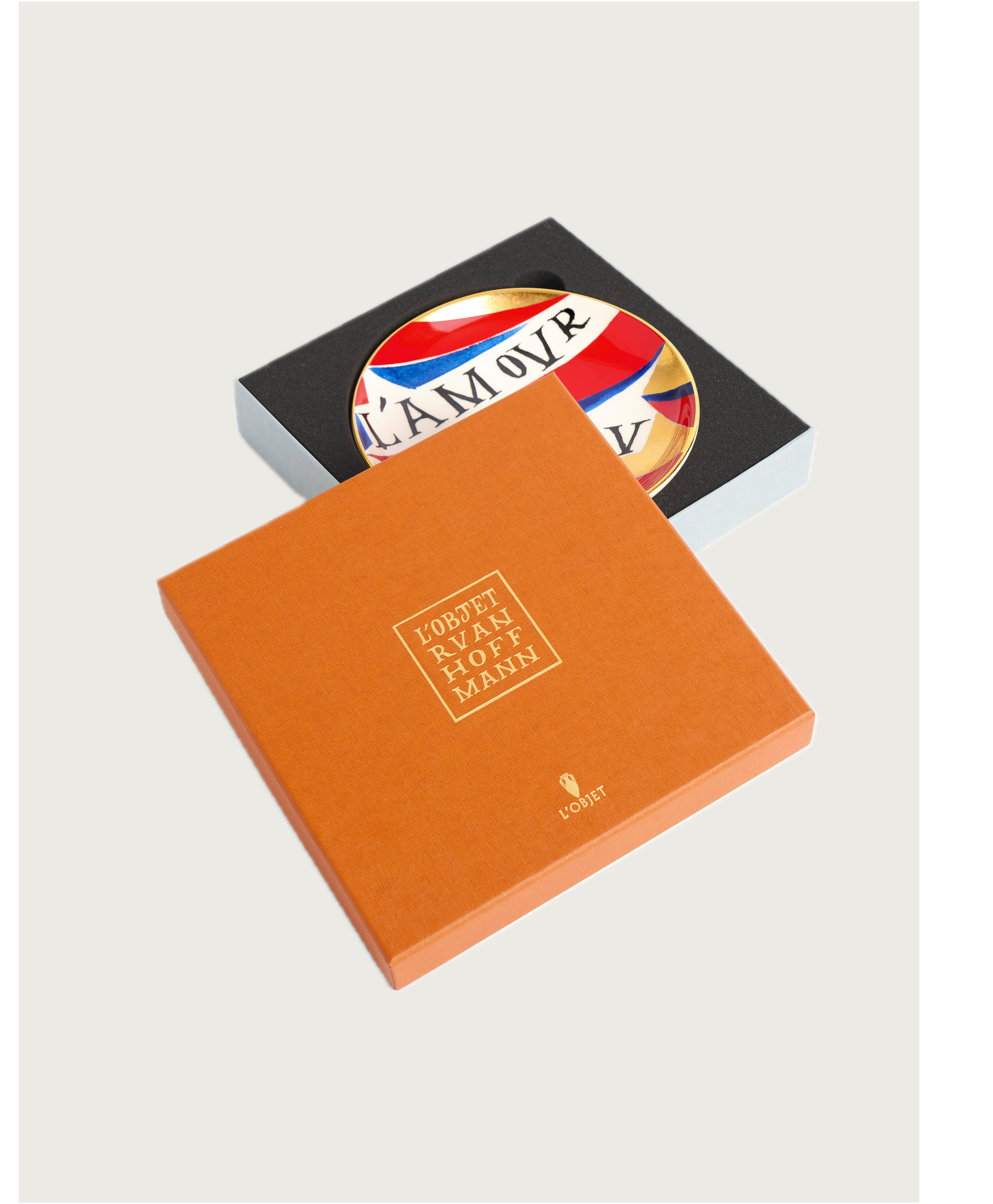 Ruan Hoffmann L'Amour Fou Plate — displayed in designer gift box
