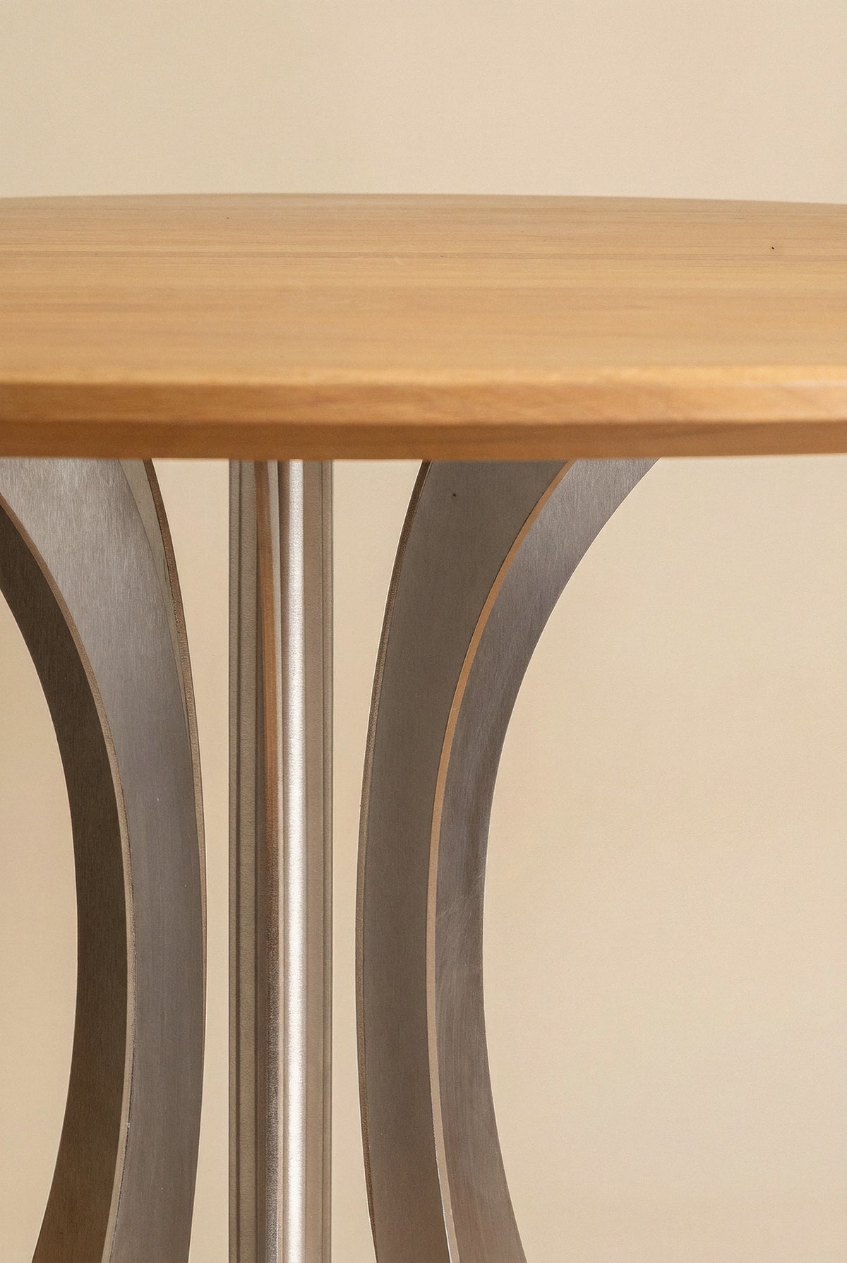 Fibonacci dinning Table - Stainless Steel and Solid Wood — detail view