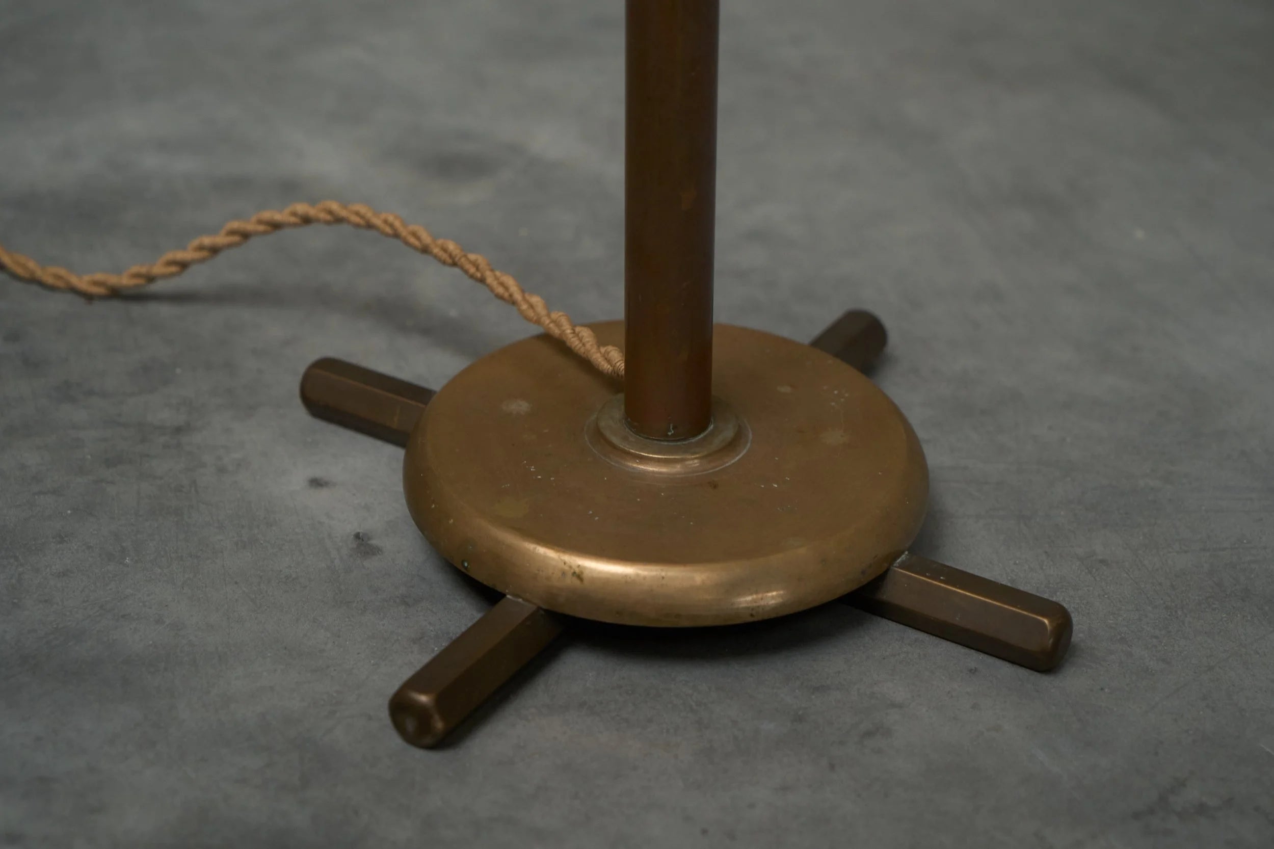Unique Floor Lamp in Patinated Copper 1960s — alternate view