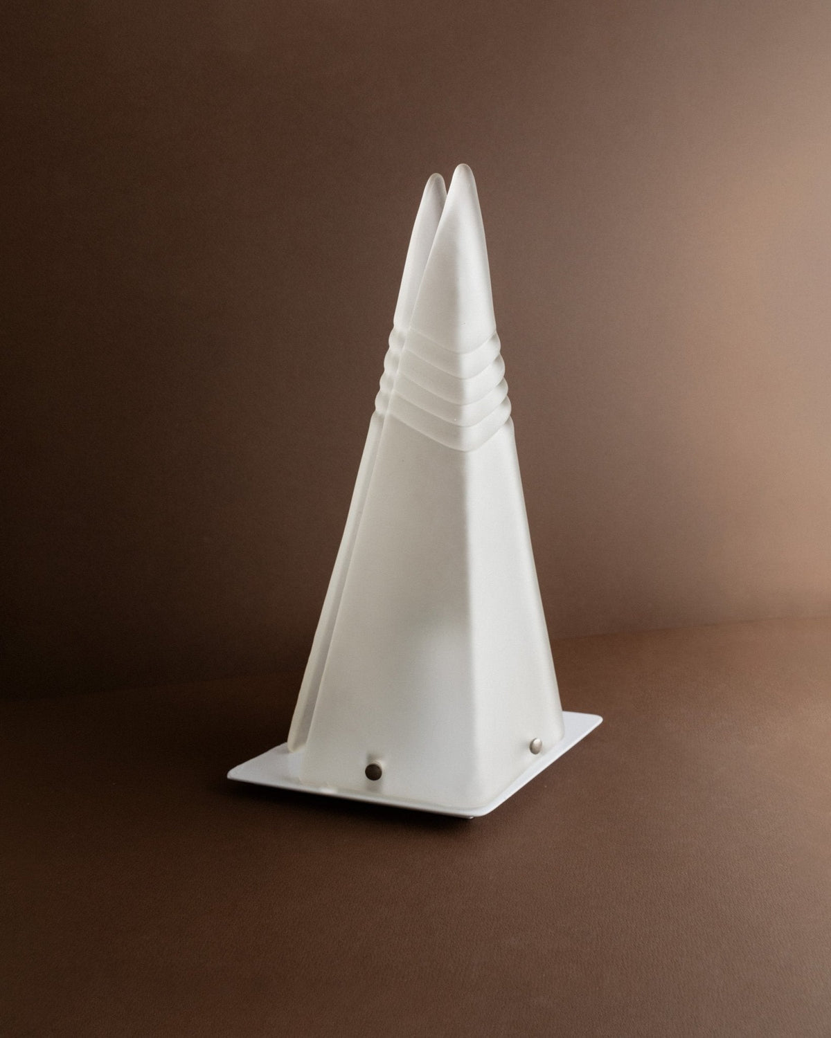 Murano pyramid table lamp in frosted glass - original Space Age Design - Made in Italy - 70s — view 14