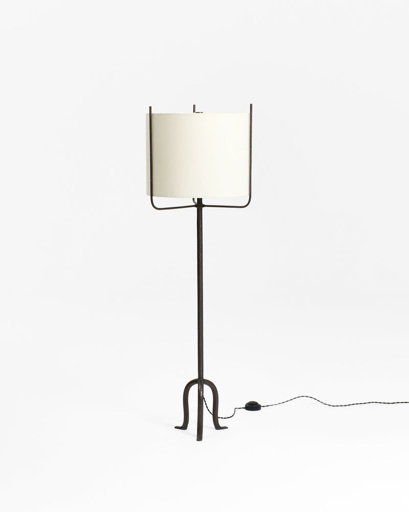 Amiga Floor Light — close-up of black metal base and cream shade