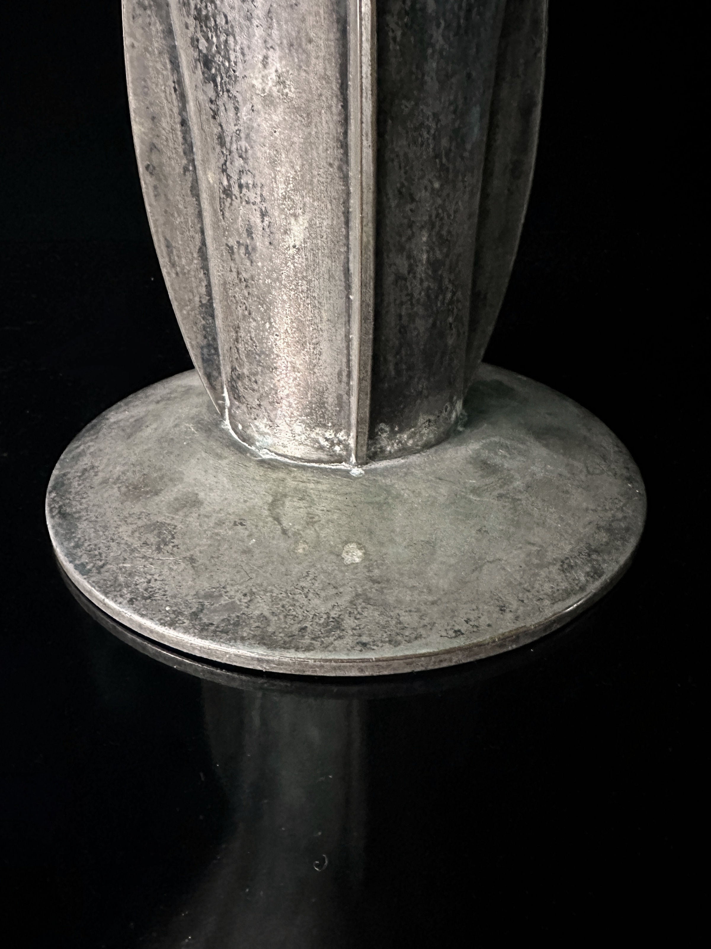 Large silver-plated amphora vase - WMF 1925 with original patina — lifestyle setting