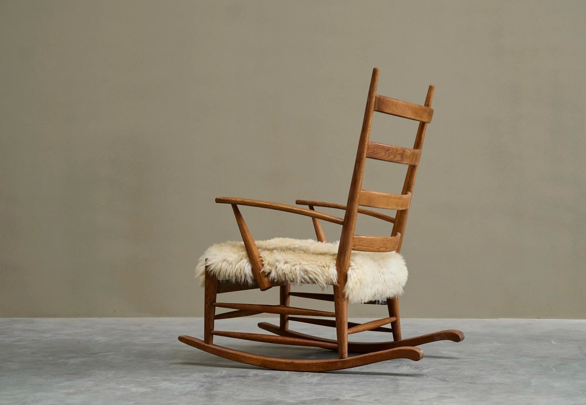 Rocking Chair in Solid Oak and Sheepskin France 1960s — close-up