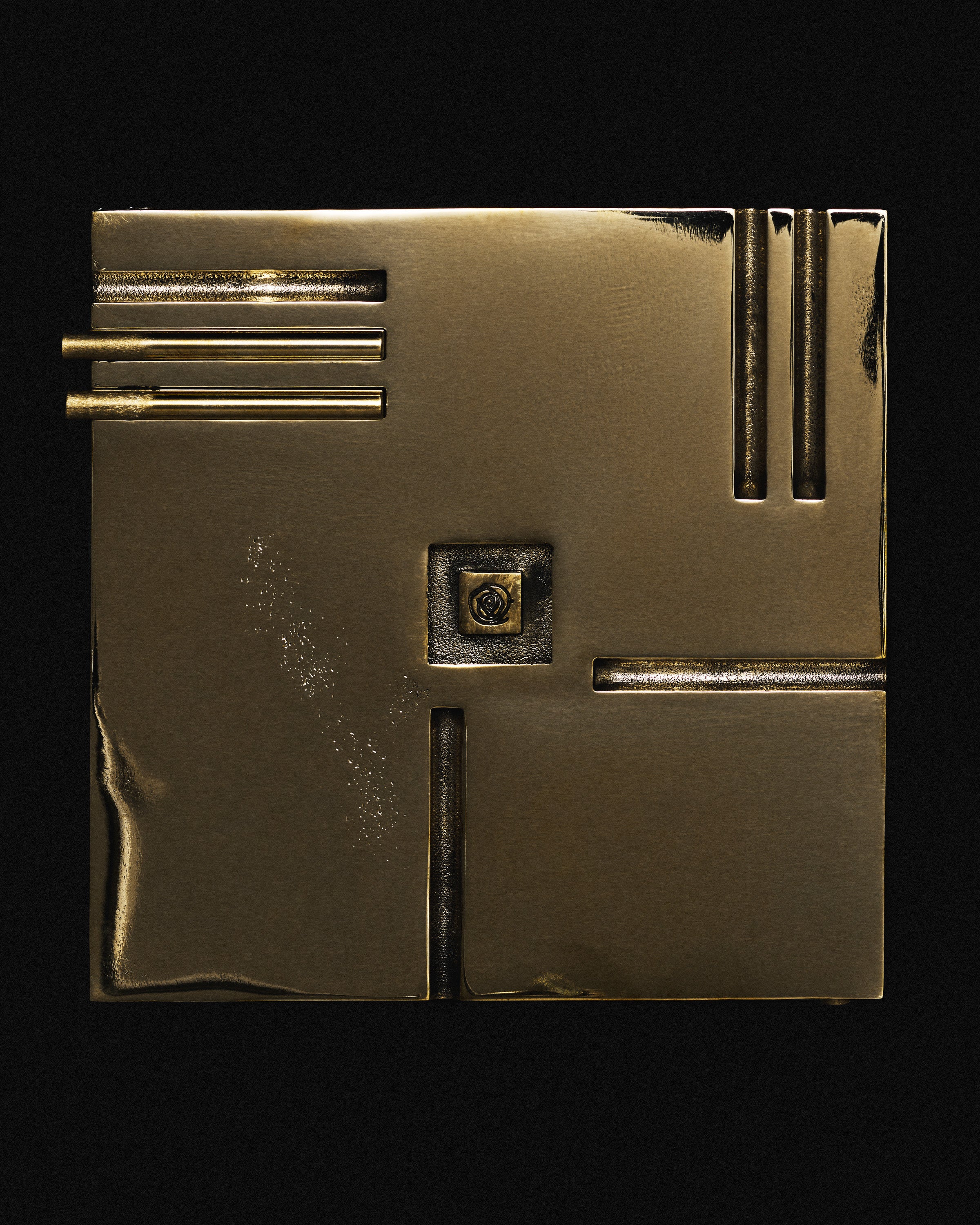 Cendrier "Emprunte" - Sculptural Ashtray made of Bronze — detail view