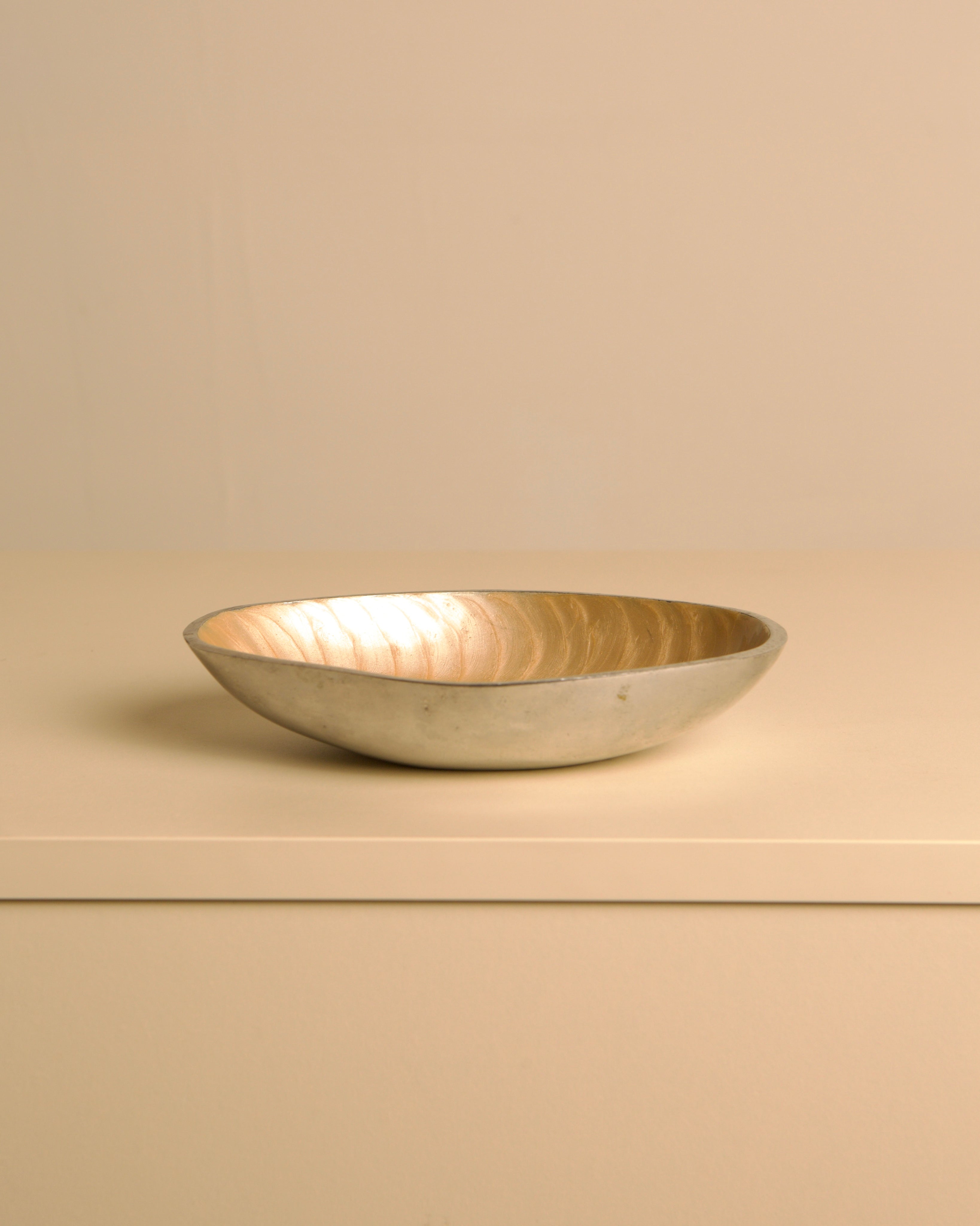 "Galassia" pocket tray, cream aluminum by Brandani Italy 1980's — detail view
