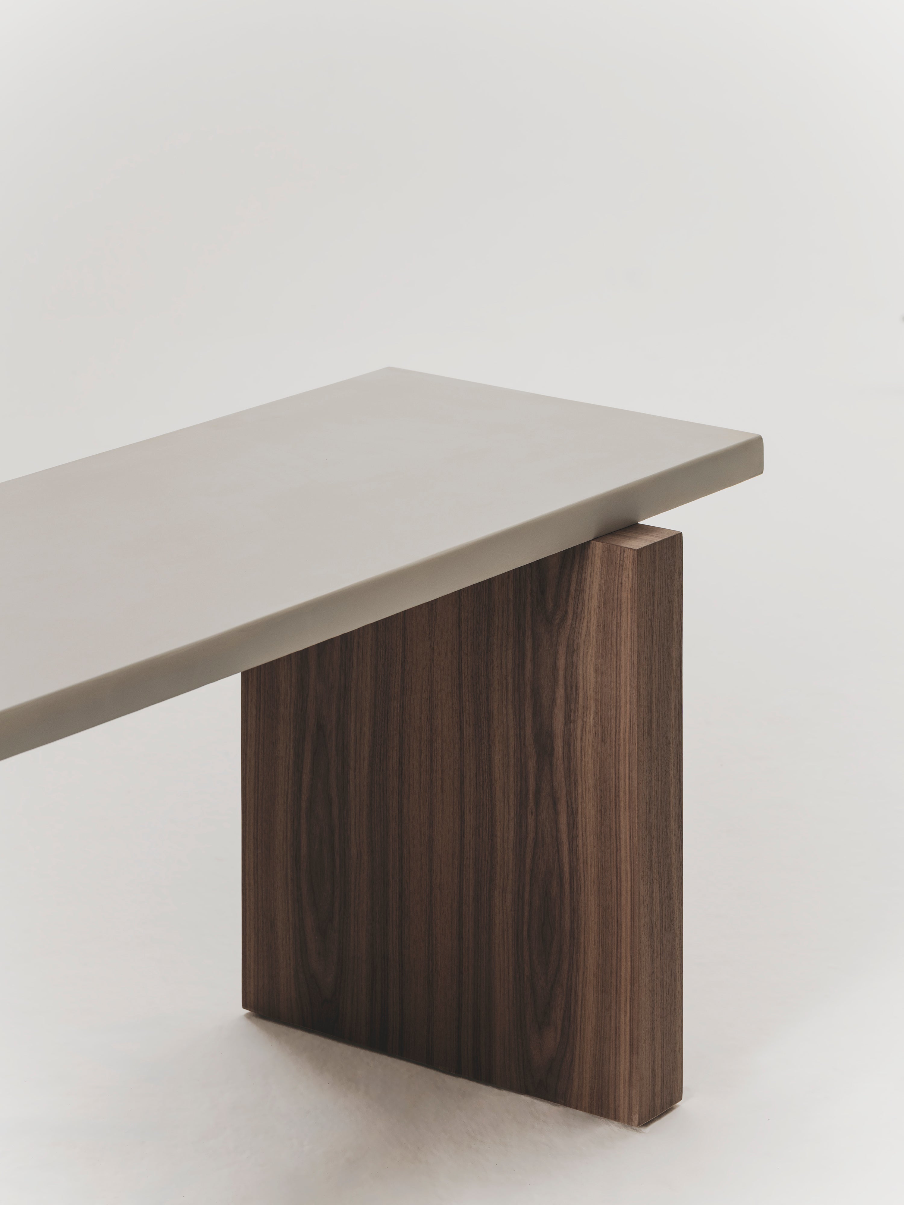 Canoa Studio Table 'Madeira' — in context