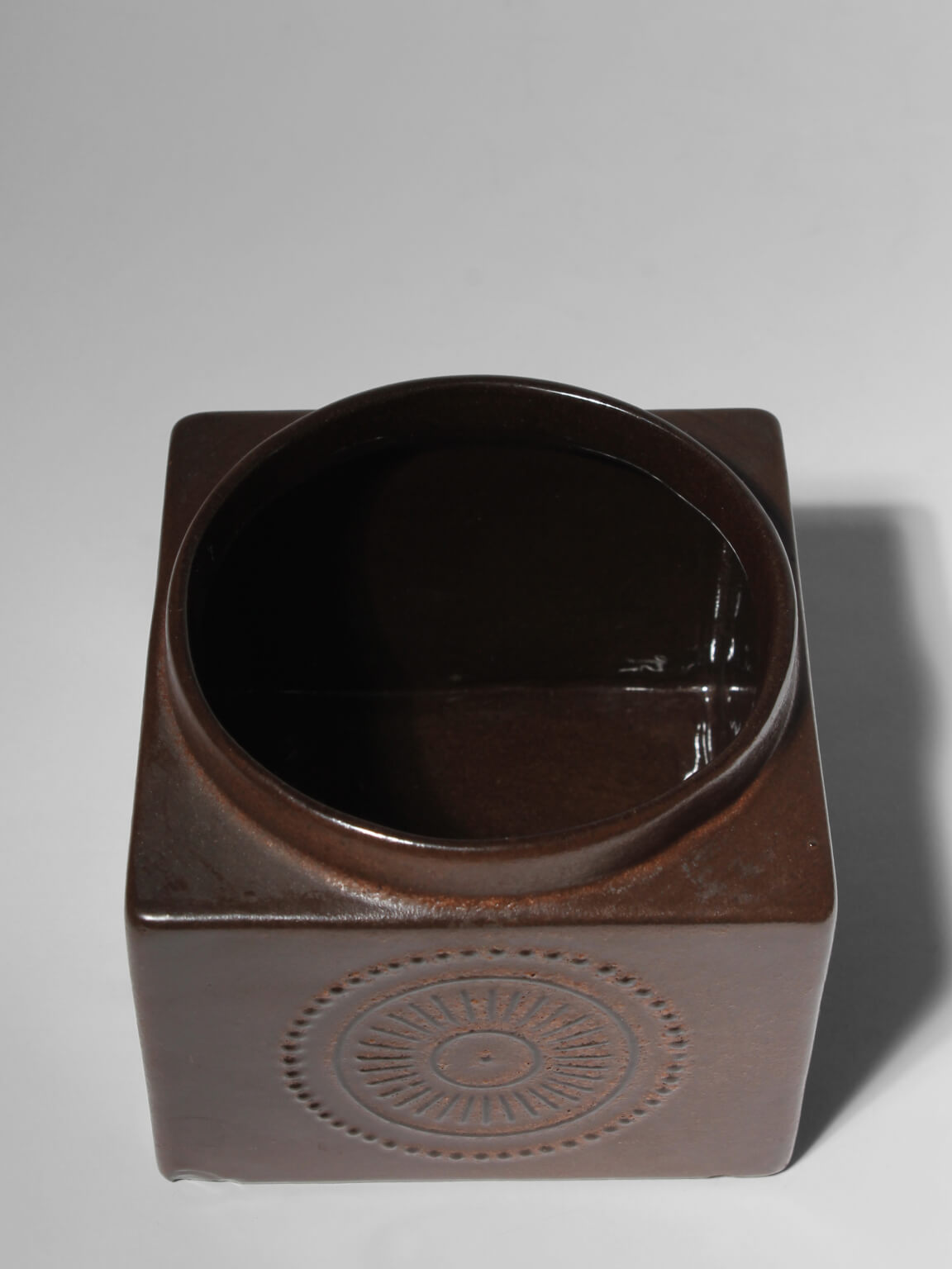 Göran Andersson Brown Ceramic Vase, 1960s, Sweden — top view showing textured brown ceramic surface