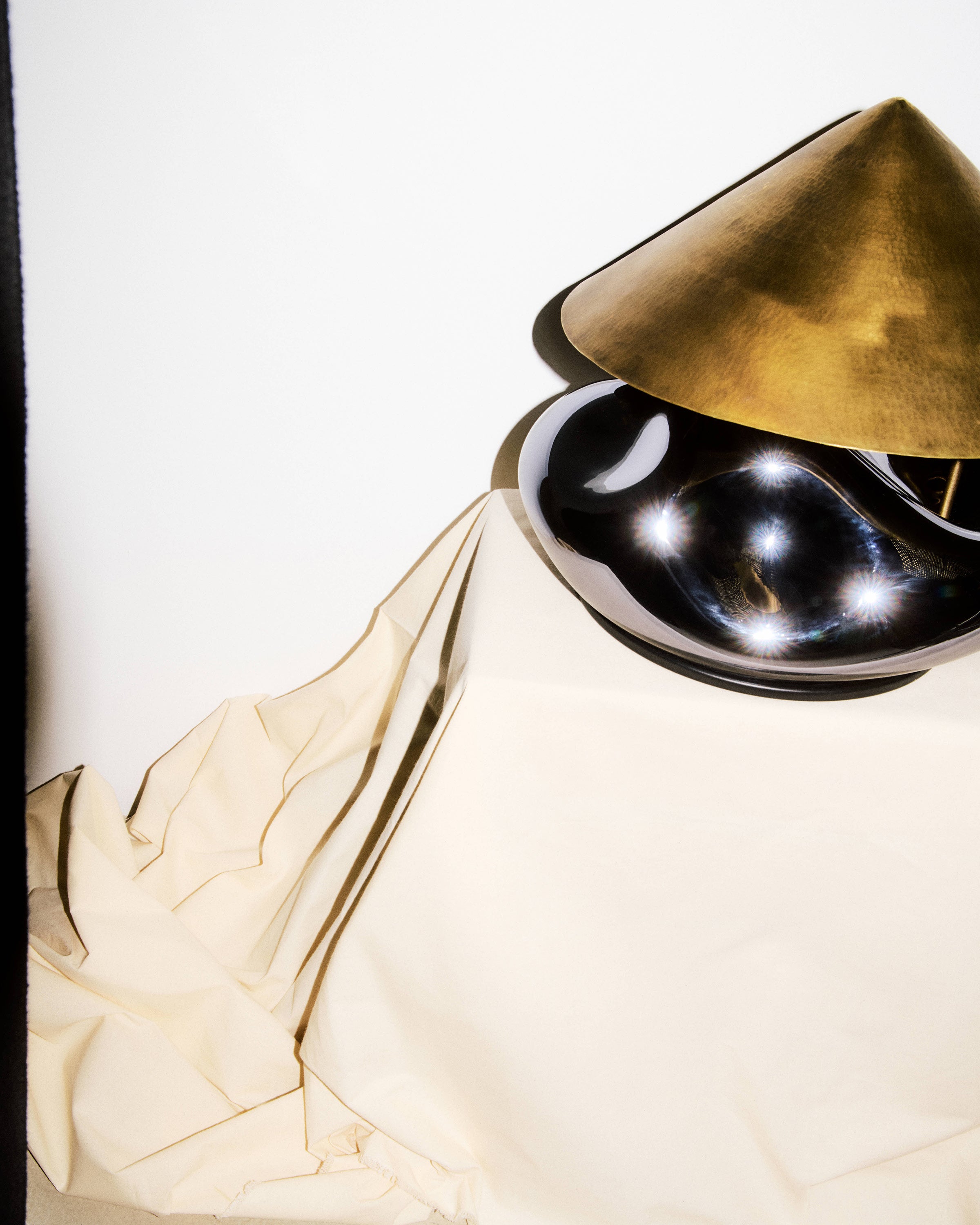 'Obsidian Lamp' Table Lamp