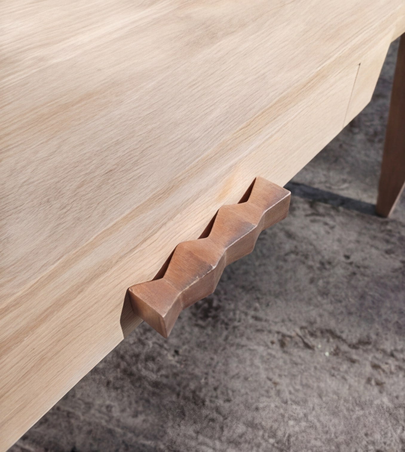 Desk "Cliff serie" — detail view