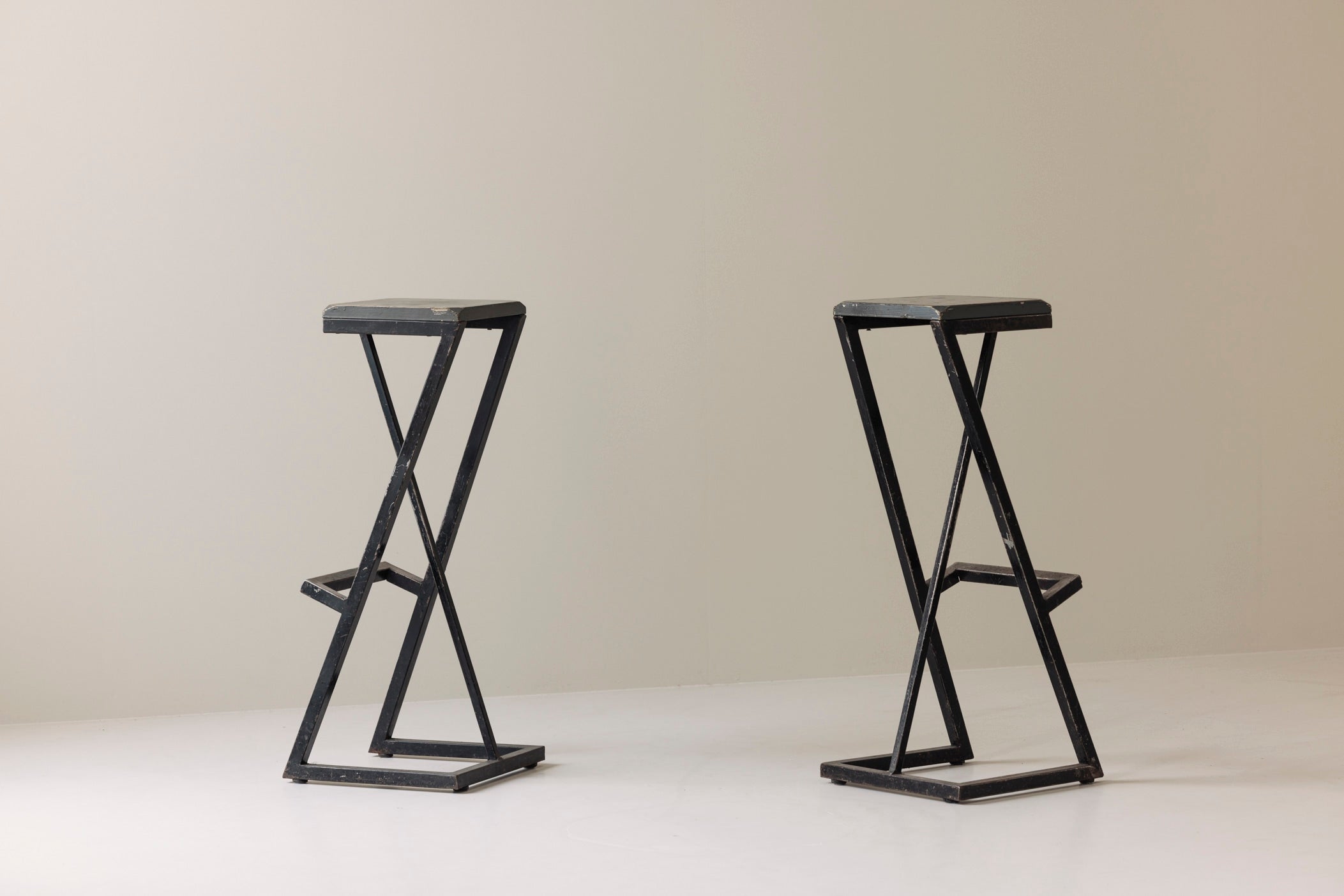 Set of 2 Modernist French bar stools, 1950s — in context
