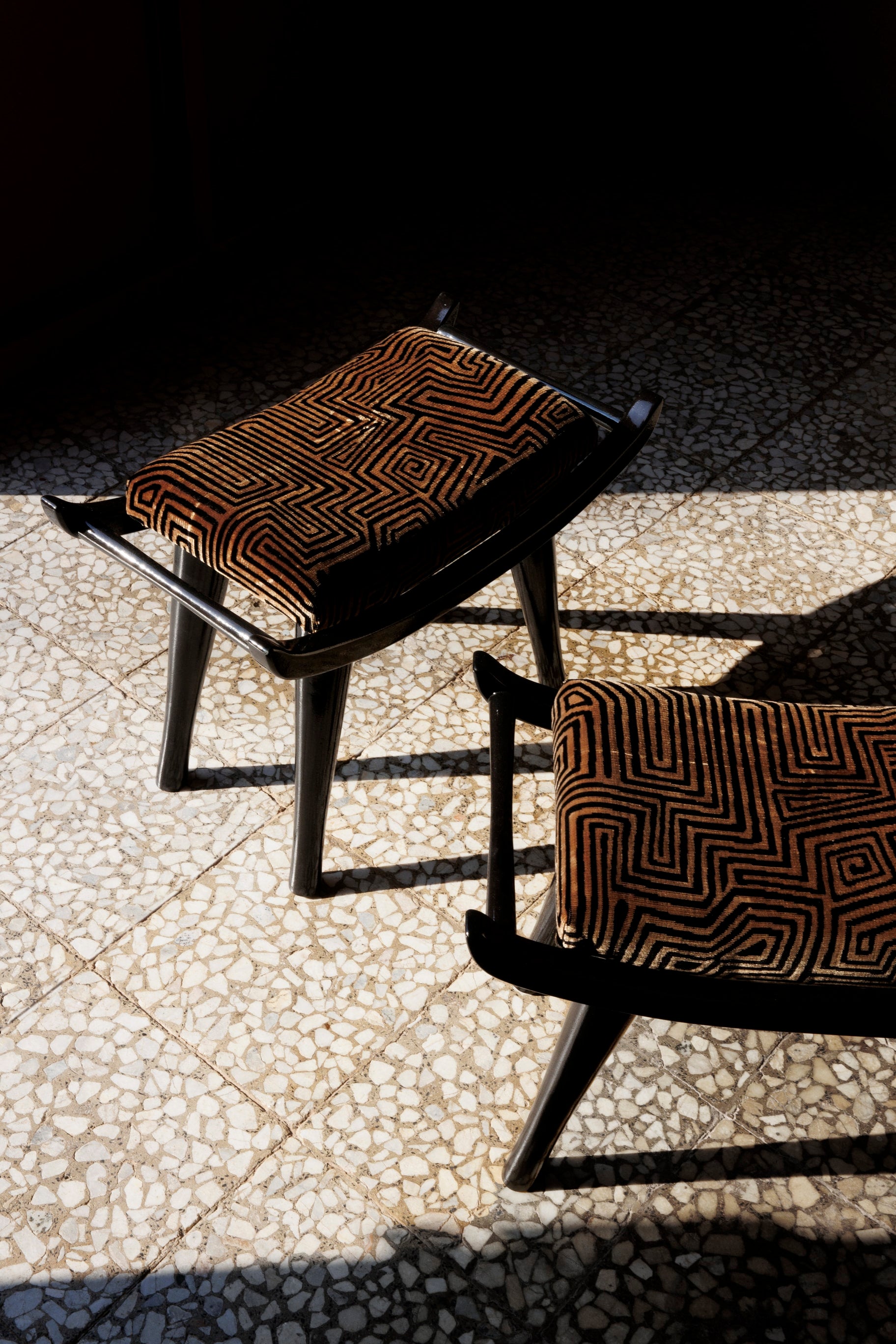 Tabouret Chaise Pantera en Bois et Tissu DEDAR