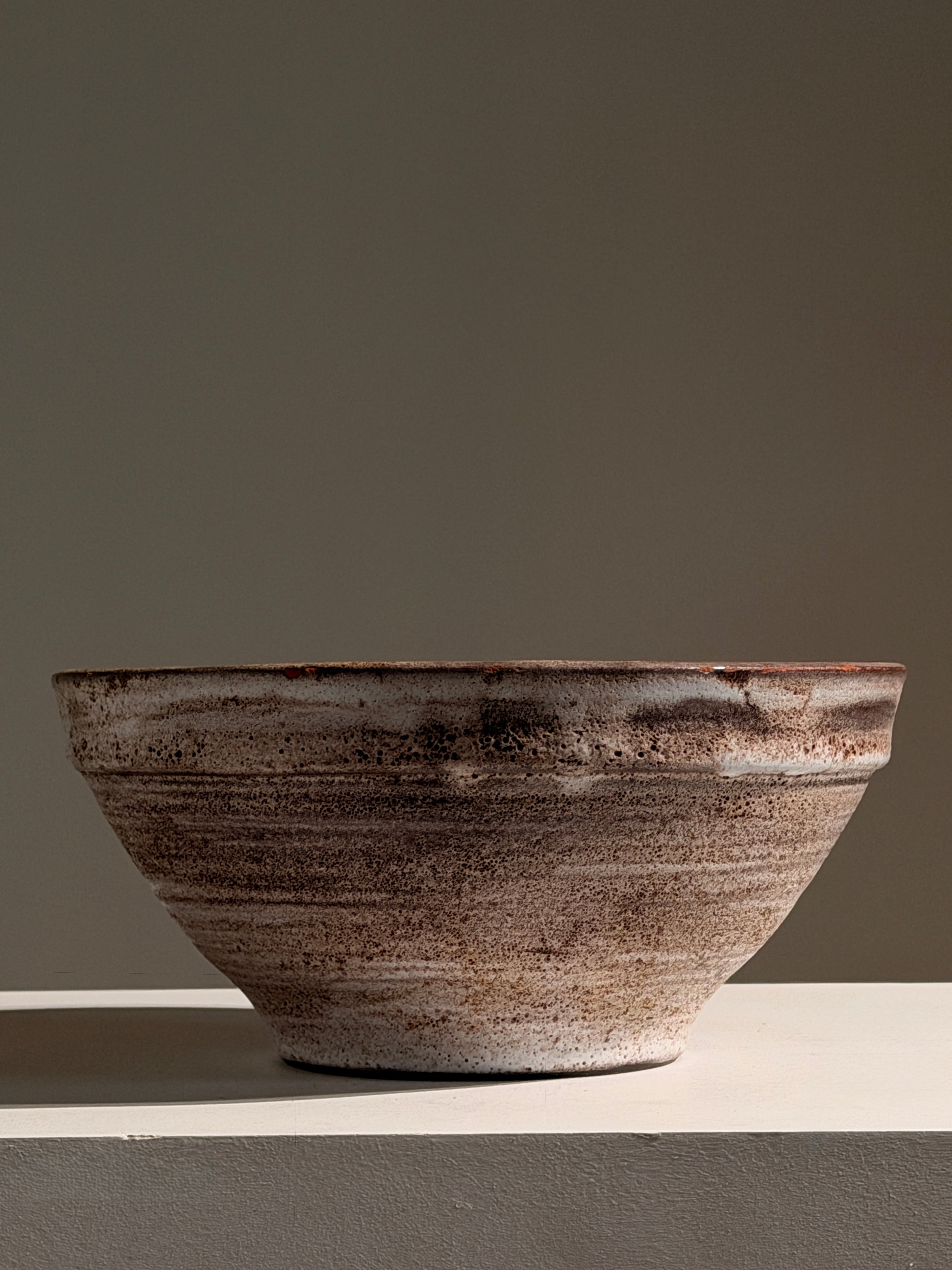 Large ceramic bowl by the Cloutier brothers, Paris, circa 1970 — detail view