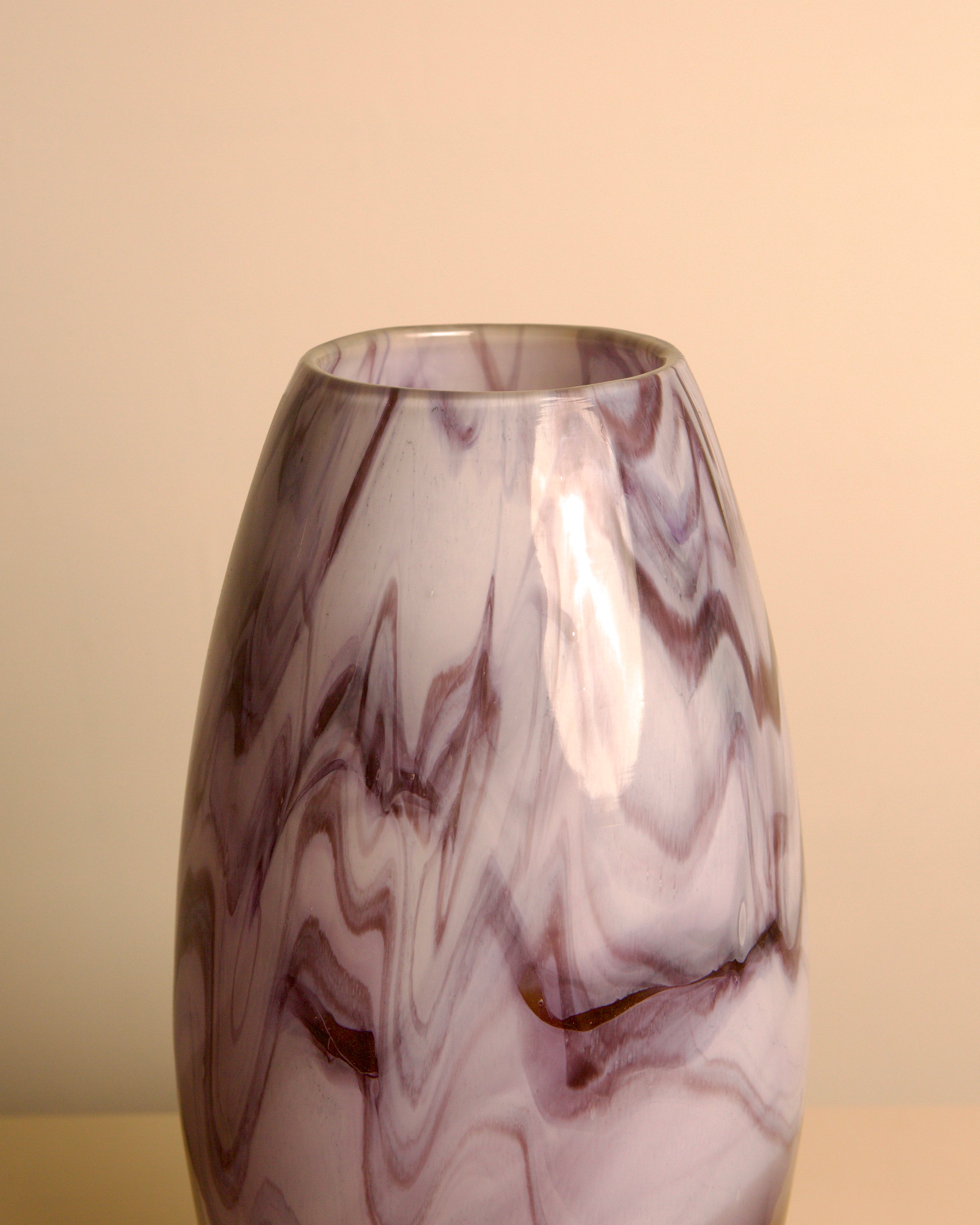 Italian Marbled Glass Vase, Purple & Burgundy, 1980s — detail view