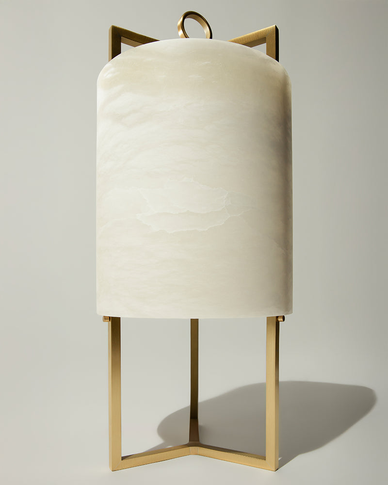 "LANTERN" Table Lamp in alabaster and satin brass — detail view