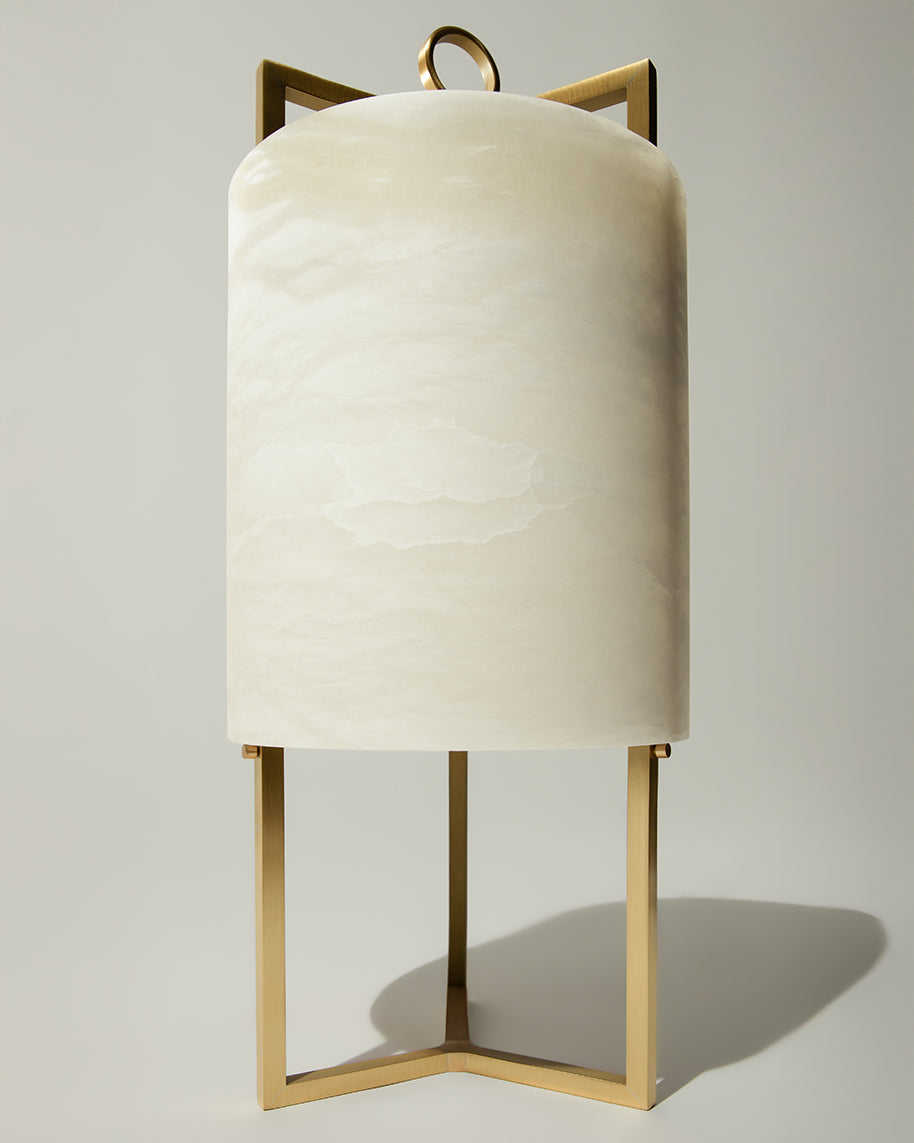 "LANTERN" Table Lamp in alabaster and satin brass — detail view