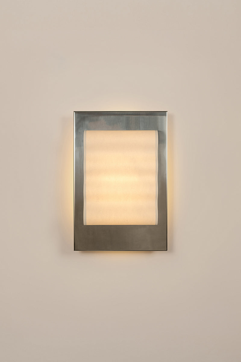 "Frame" Miroir M by Violaine d'Harcourt | The Oblist
