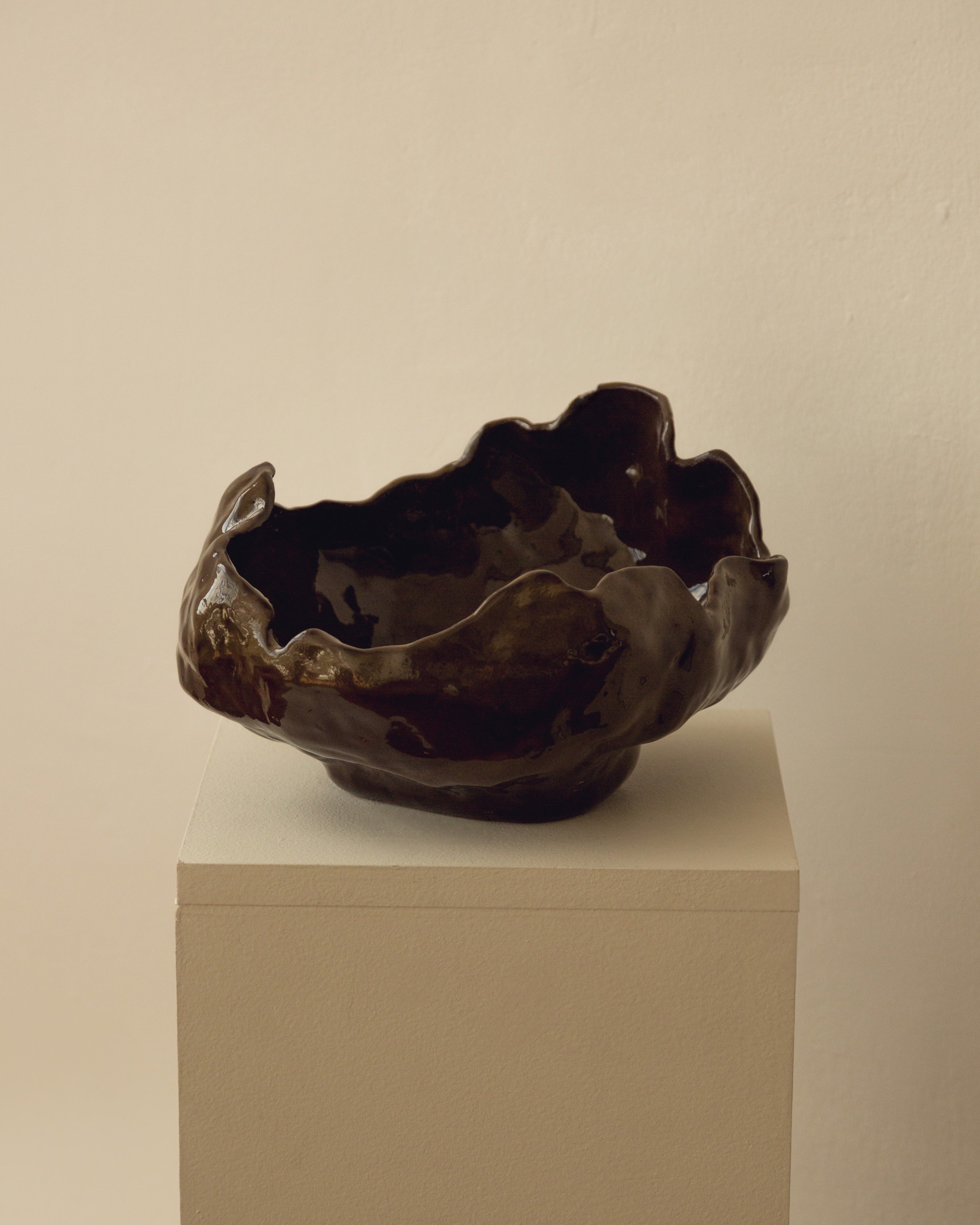 Contemporary Bowl in Glazed Ceramic - The Modica Collection — close-up of dark ceramic texture on pedestal