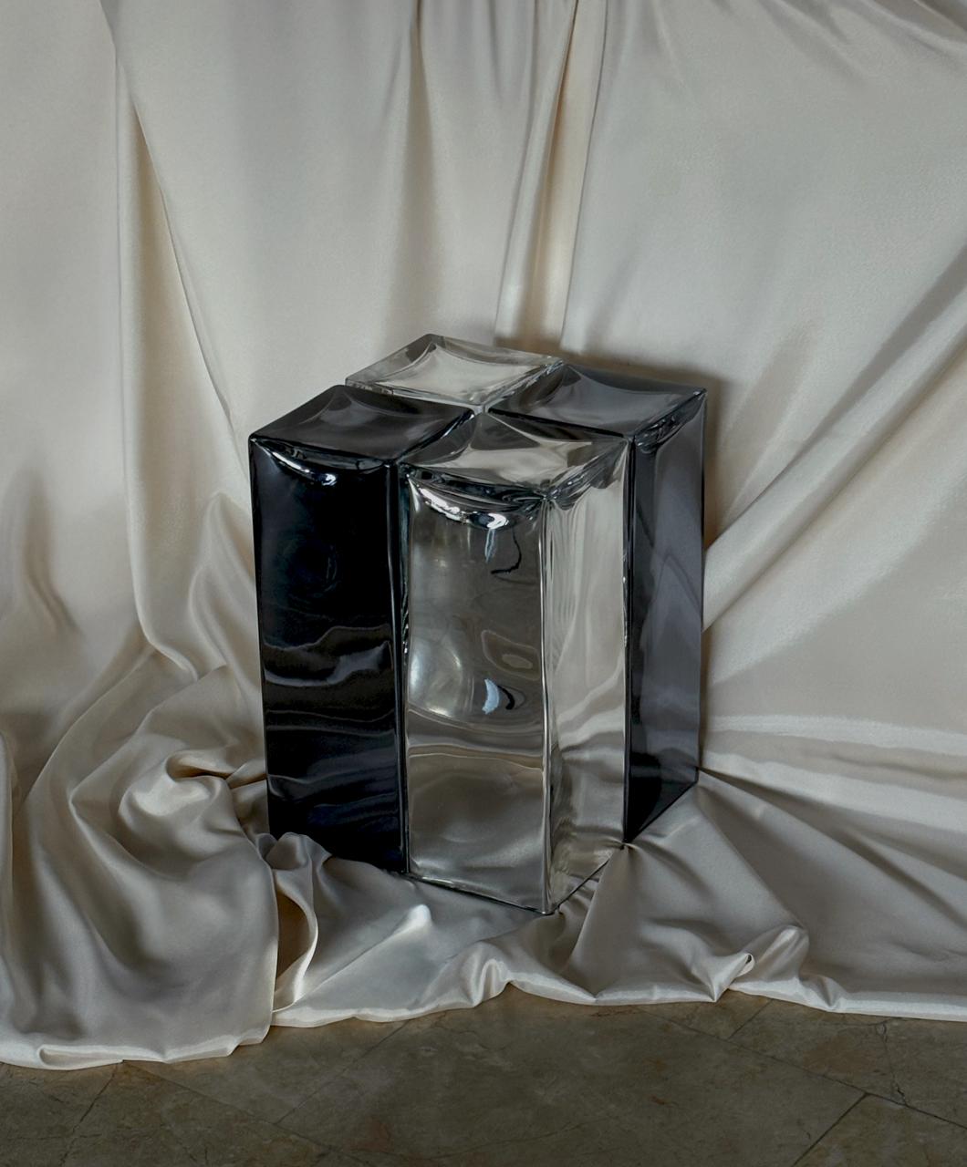 MONOLIT' Stool / Side Table — side angle of reflective glass design