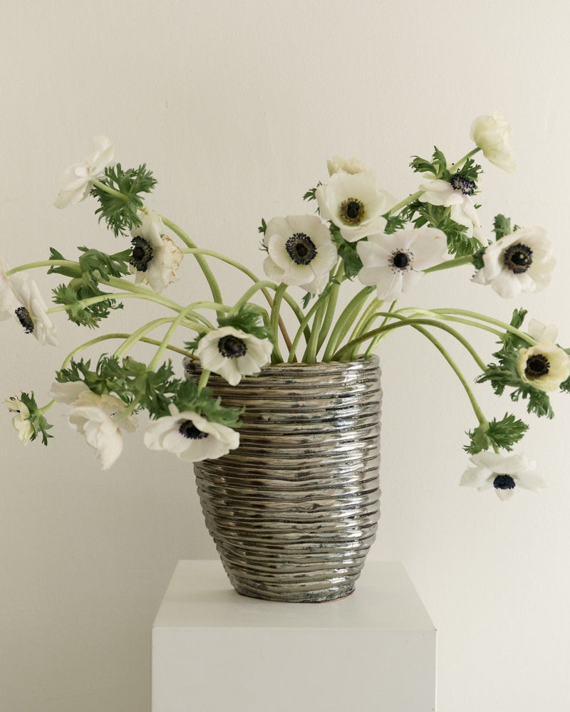 Silver metallic Vase in Stoneware — detail view