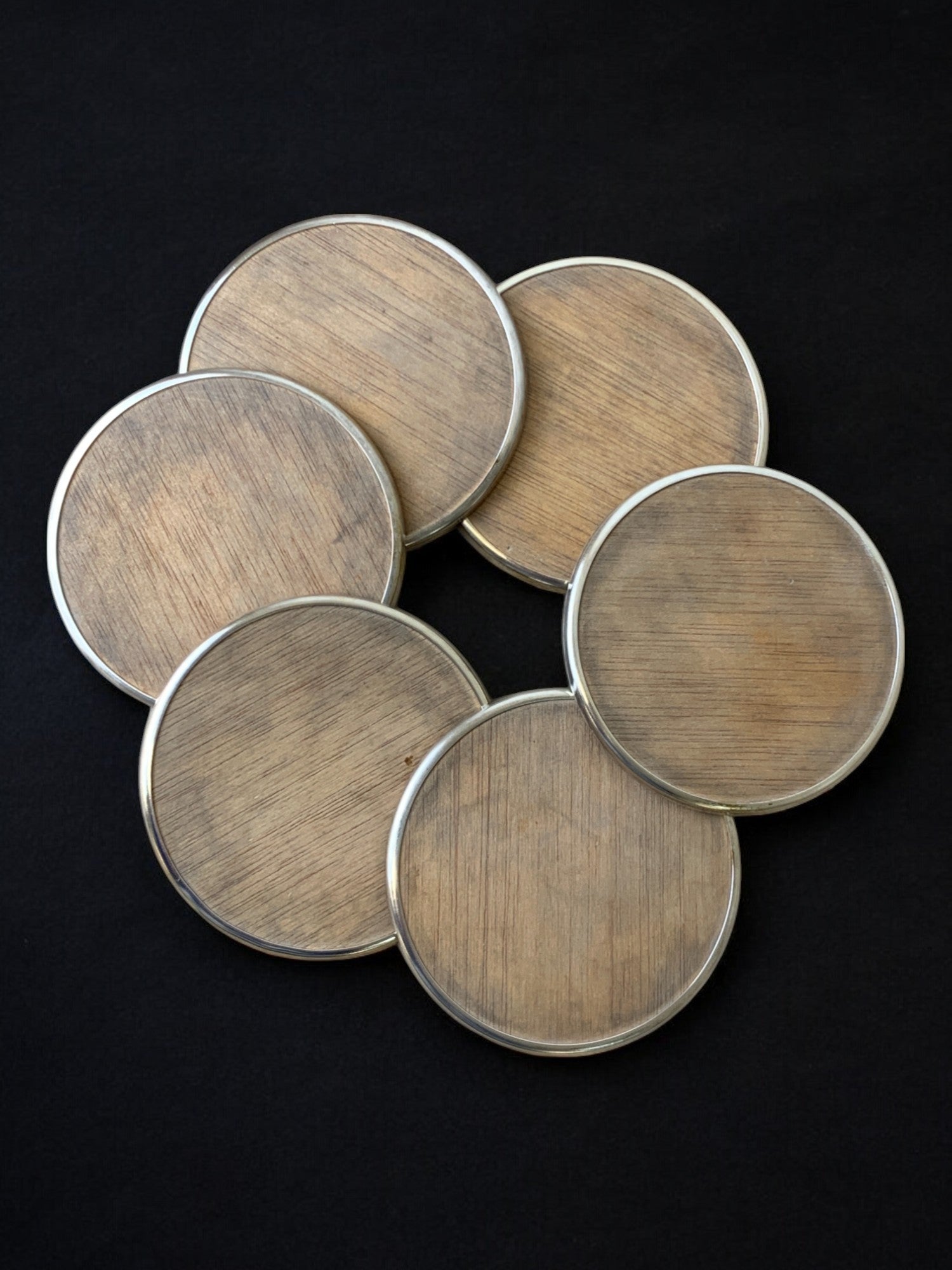 Aldo Tura Style Coasters in Lucite burl wood, set of 6, Italy, Circa 1970's — close-up