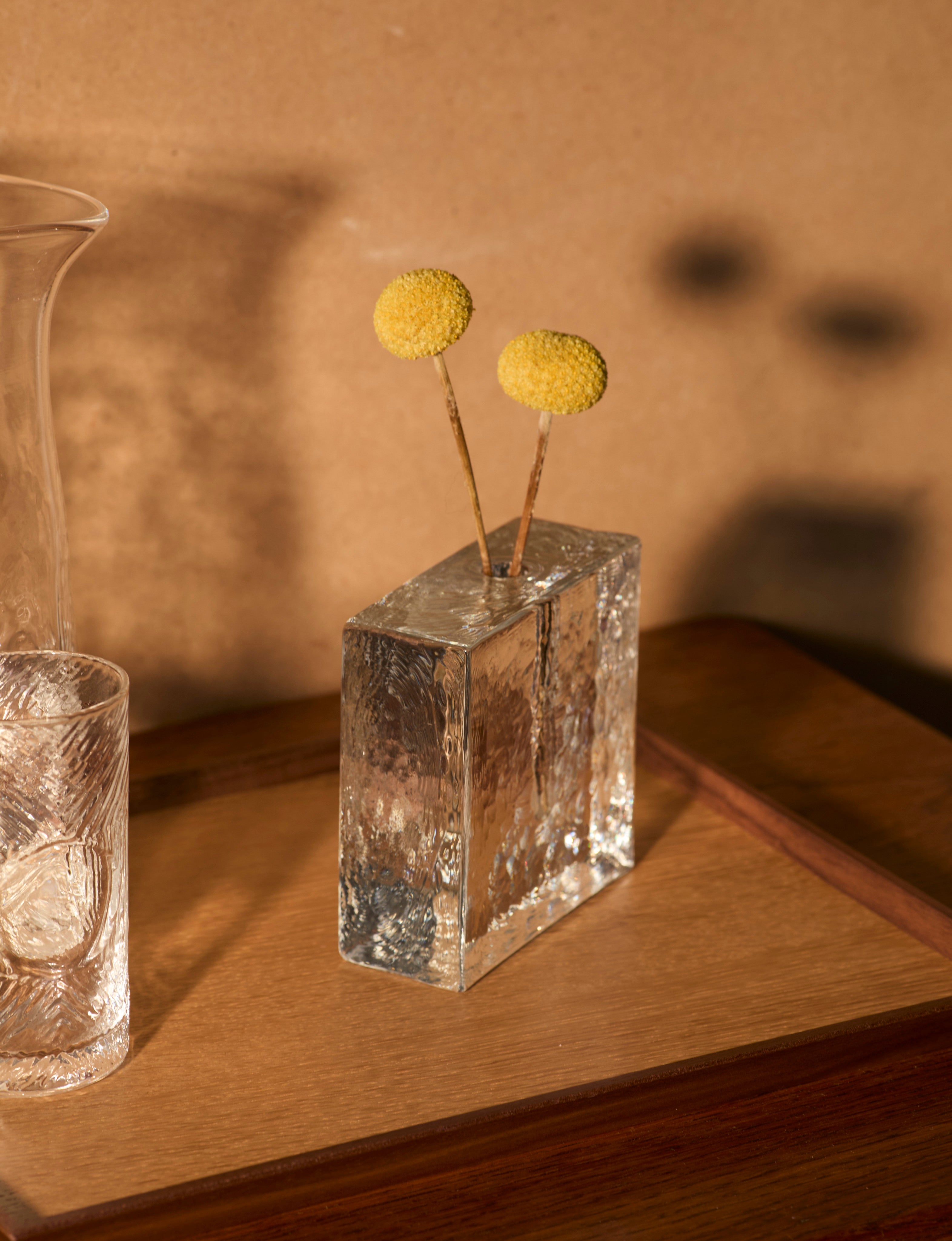 Block unifleur / stem vase in European glass (Medium) — side angle
