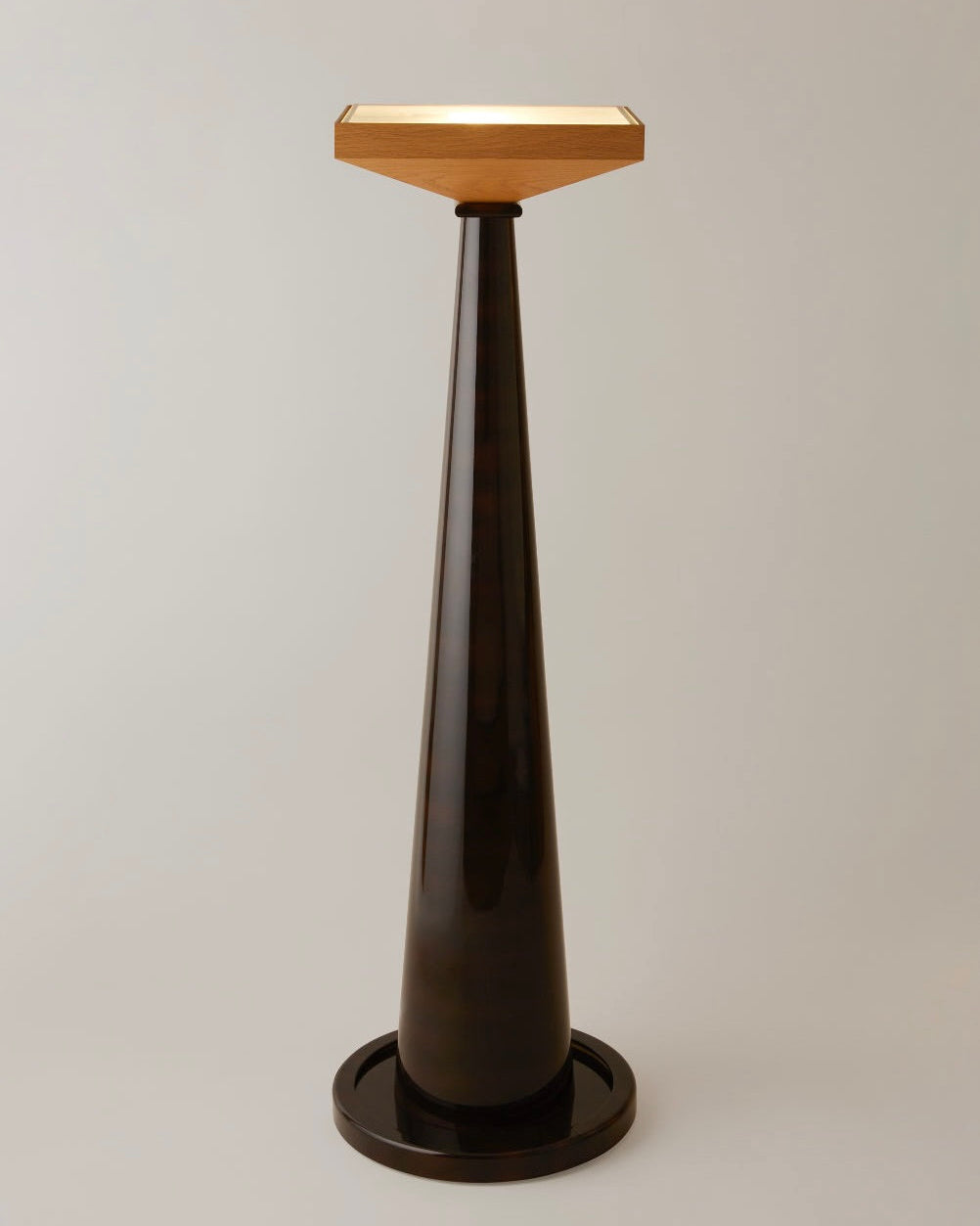 Fontainebleau Floor Lamp in oak and lacquer by HAUVETTE & MADANI | The Oblist — modern design, dark finish