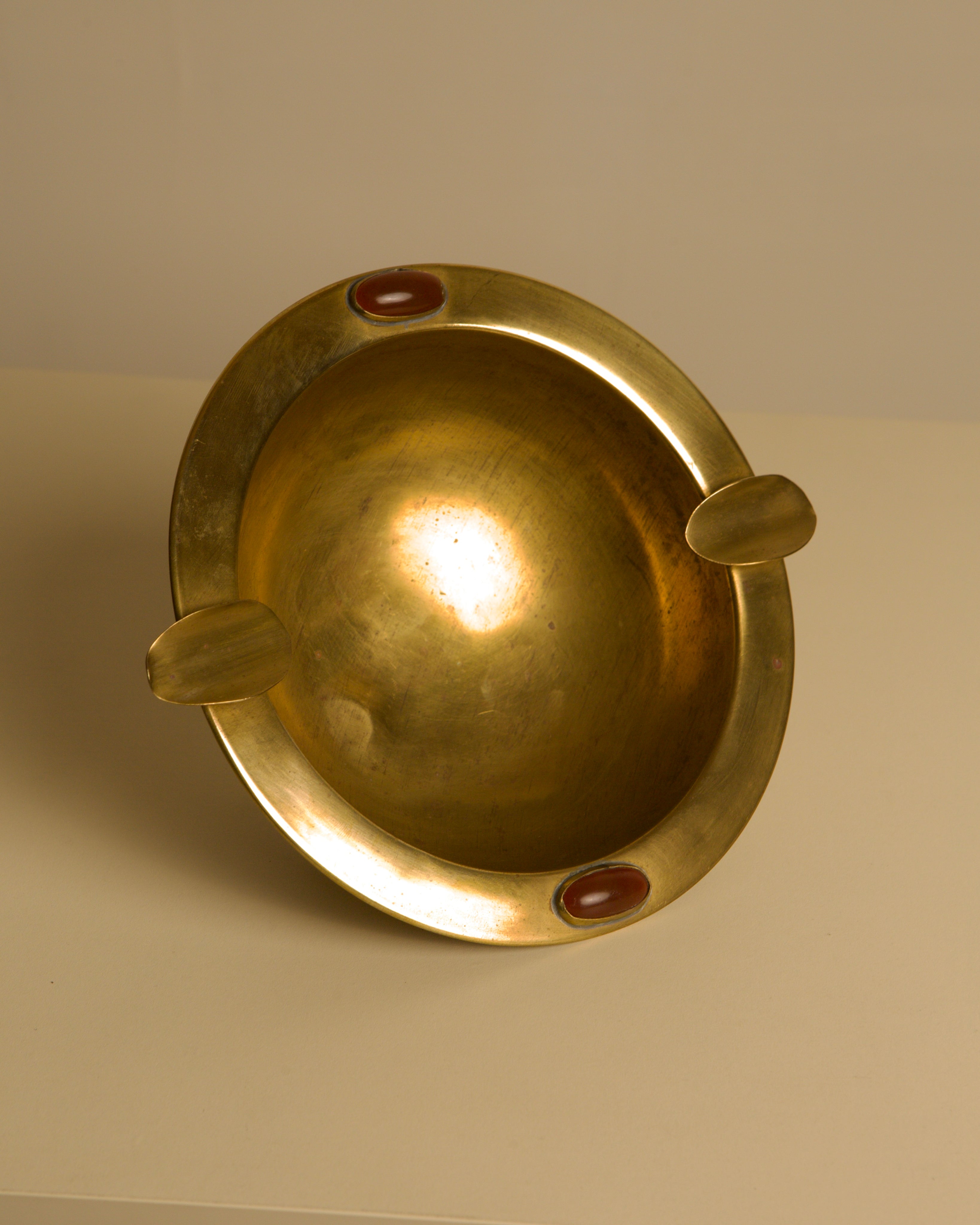 Large Italian Art Deco Brass Ashtray, 1930s — back view showing smooth brass surface