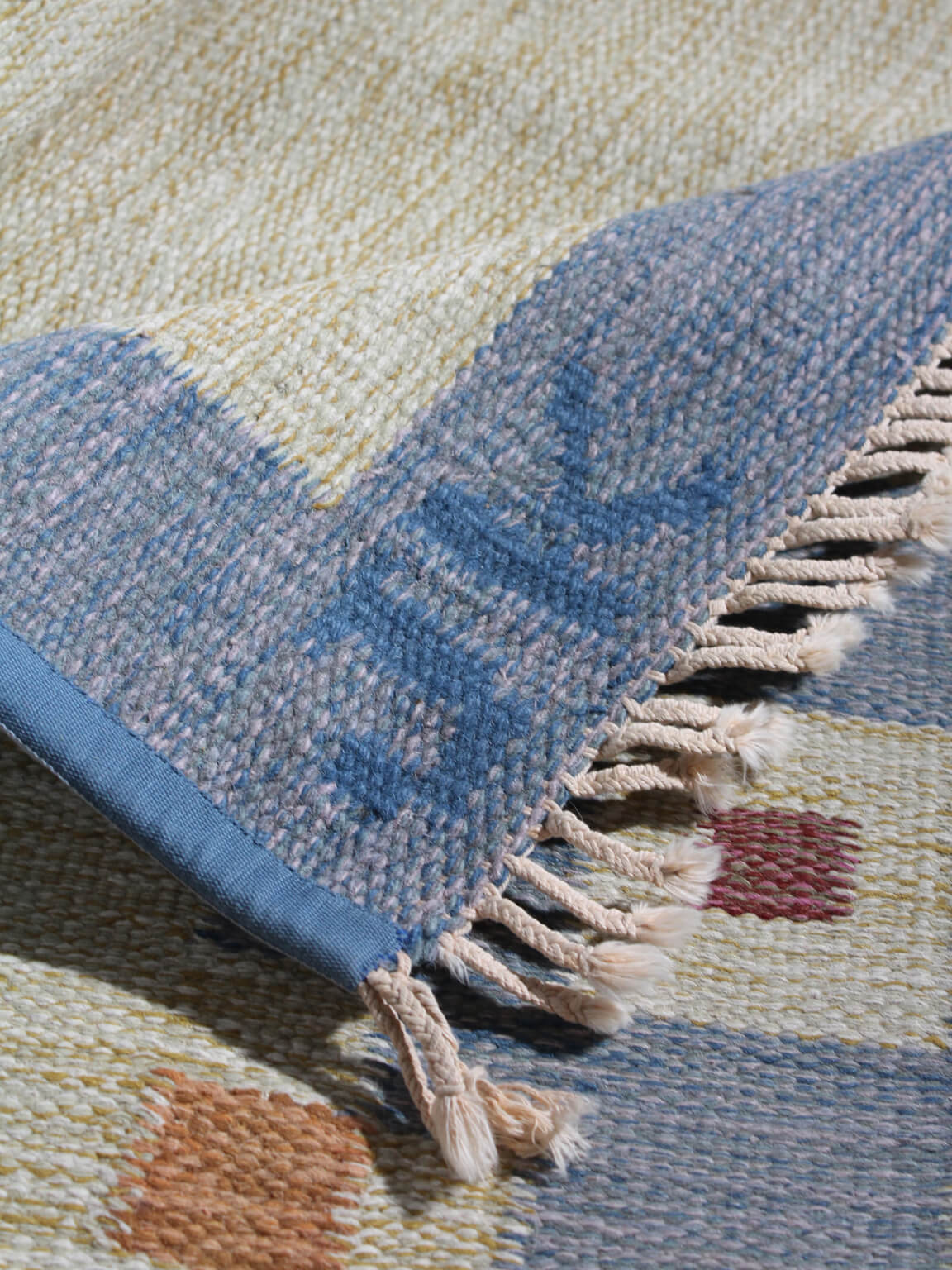 Karin Jönsson Swedish Mid-Century Geometric Wool Kilim 171x252cm — close-up of textured wool with fringe detail