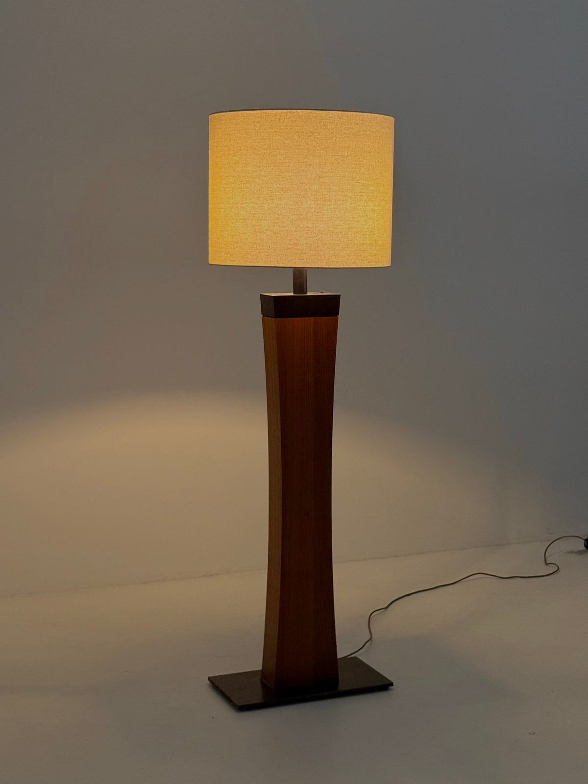 Italian Mid Century teak floor lamp — view 11
