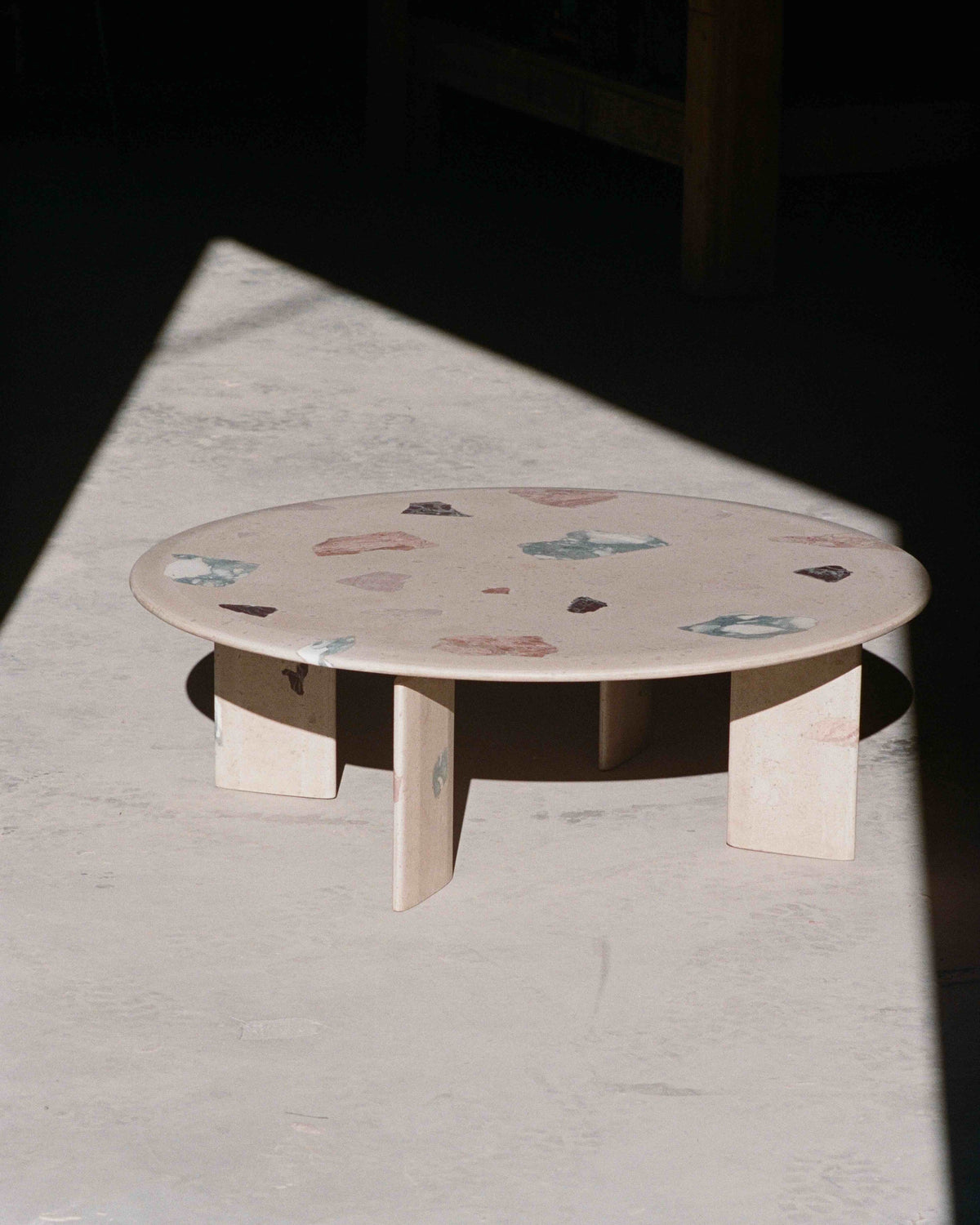 DISCUS TABLE by Harley Hamilton | The Oblist