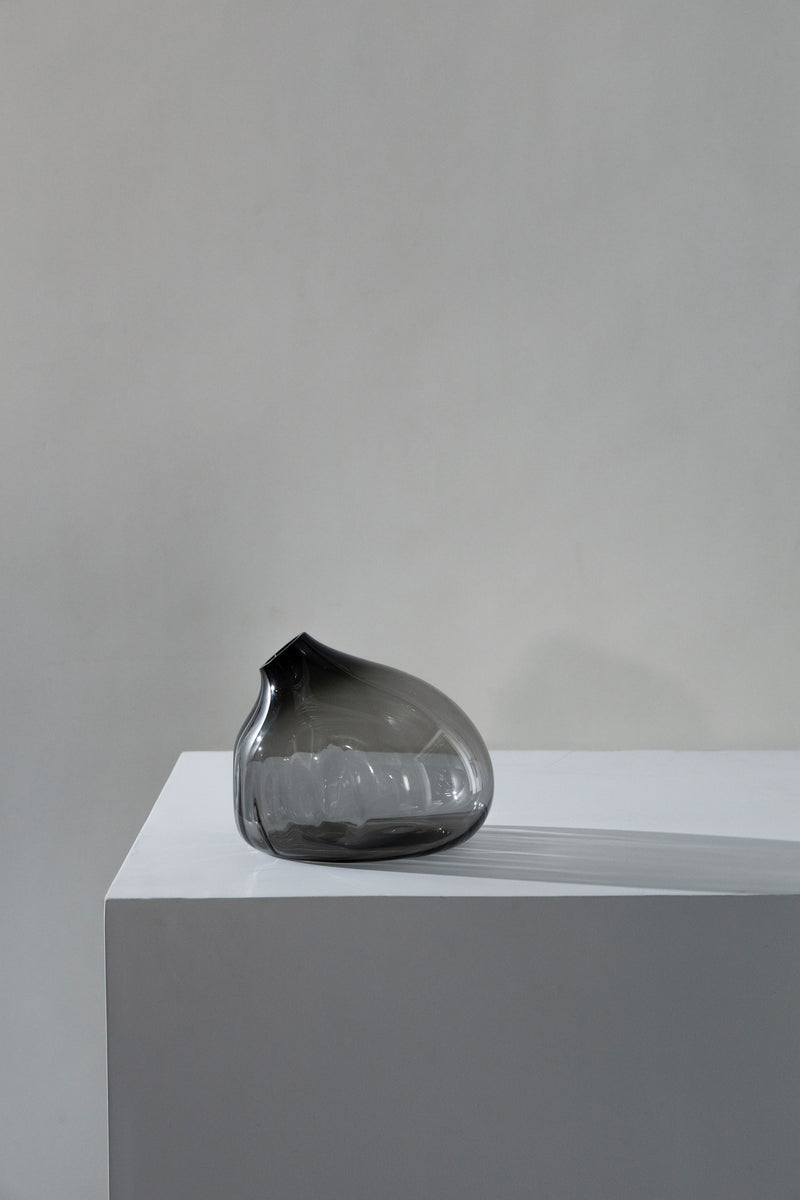 Silice' Collection III, Blown Glass — side view on white pedestal