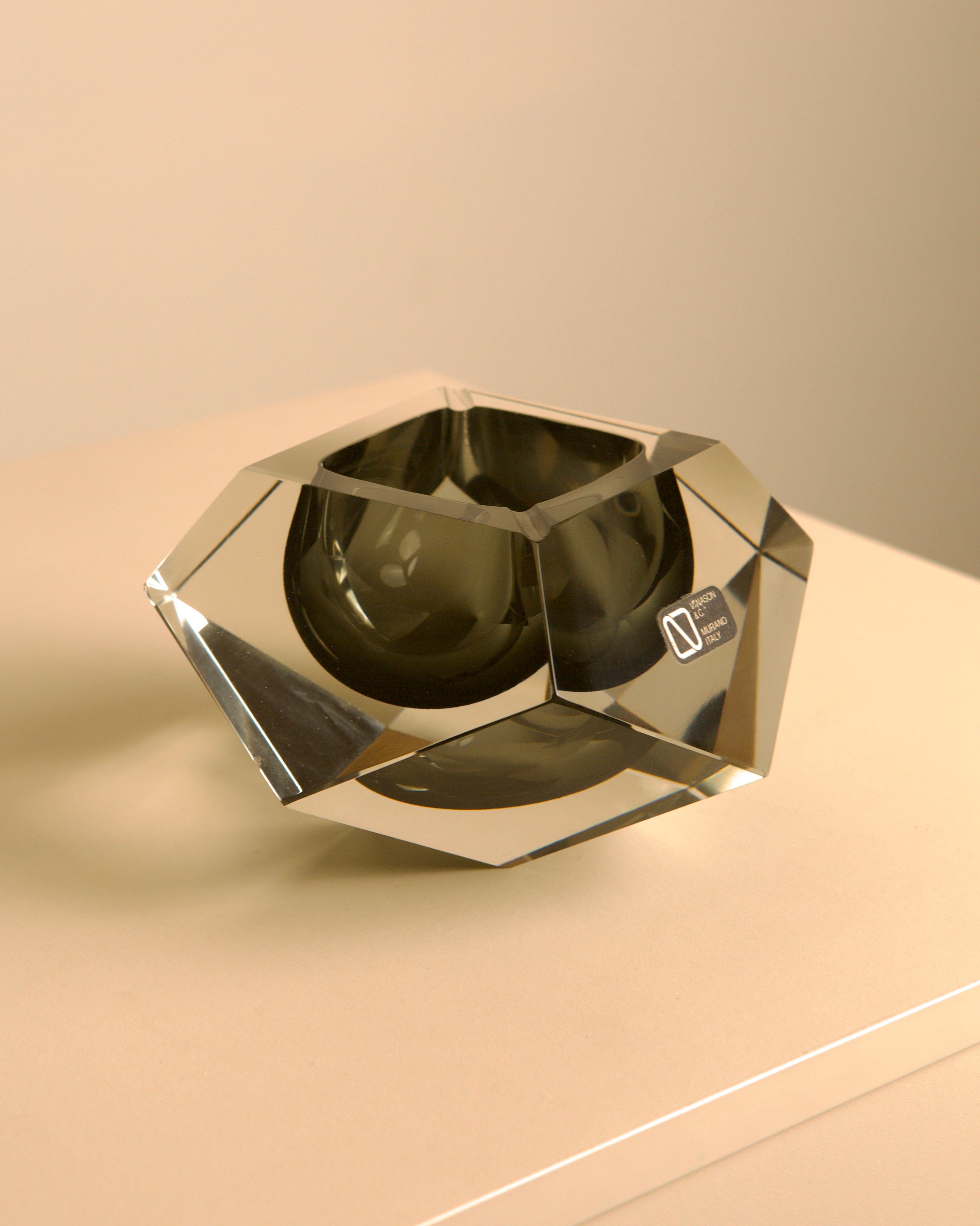 Large black "Diamond" Murano glass ashtray by Flavio Poli for Seguso 80's — side angle