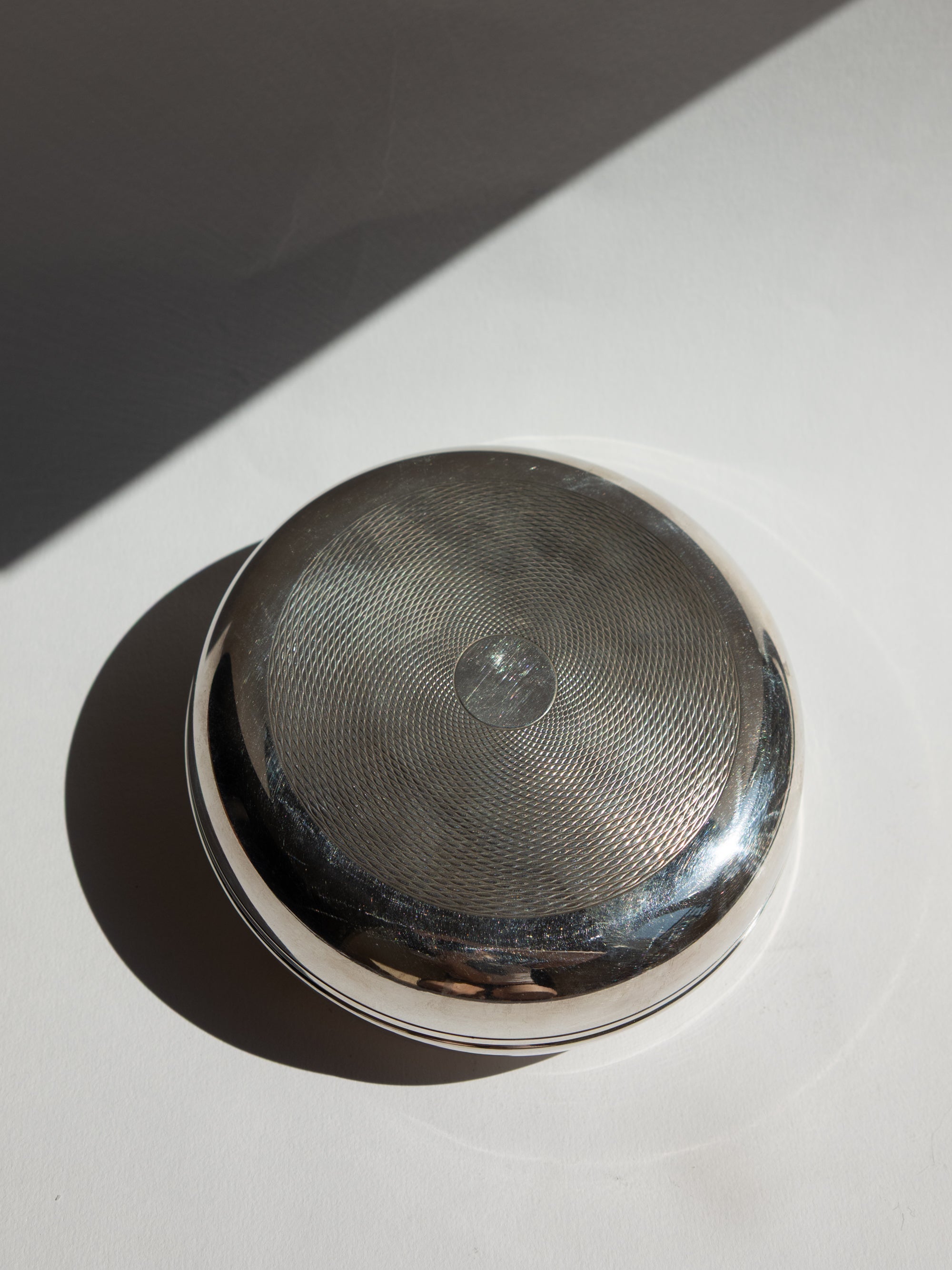 French Art Deco Engine-Turned Guilloché Silver-Plated Bonbonnière - Hallmarked. — side angle