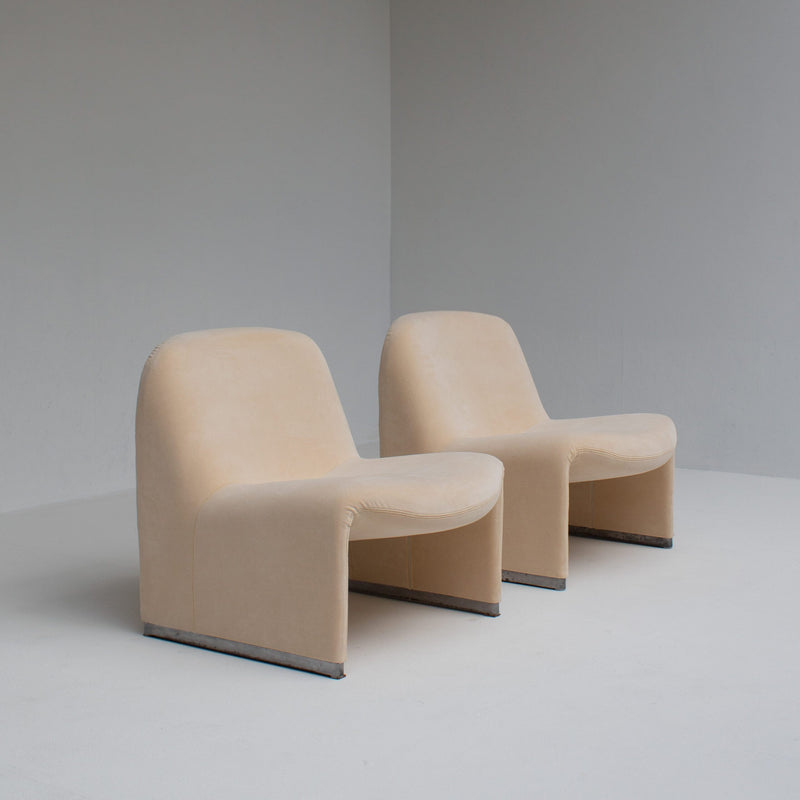 Alky Chair by Giancarlo Piretti by Malata Antwerp | The Oblist