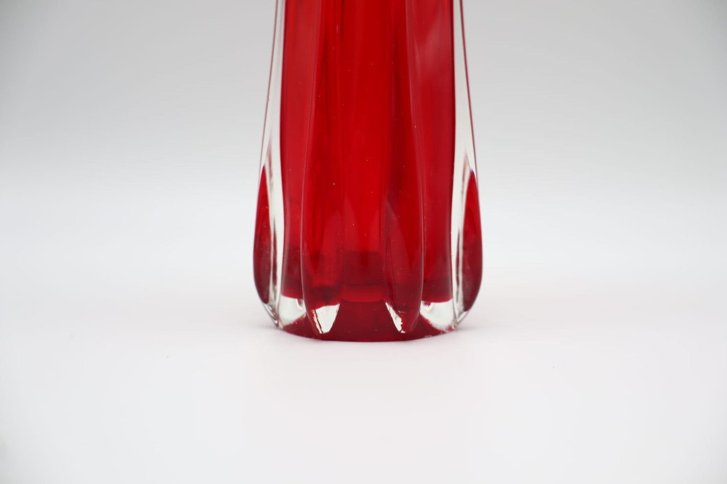 Mid-Century Hand-Blown Art Glass 'Swung' Vase in Vibrant Red – 1960s/1970s — side angle