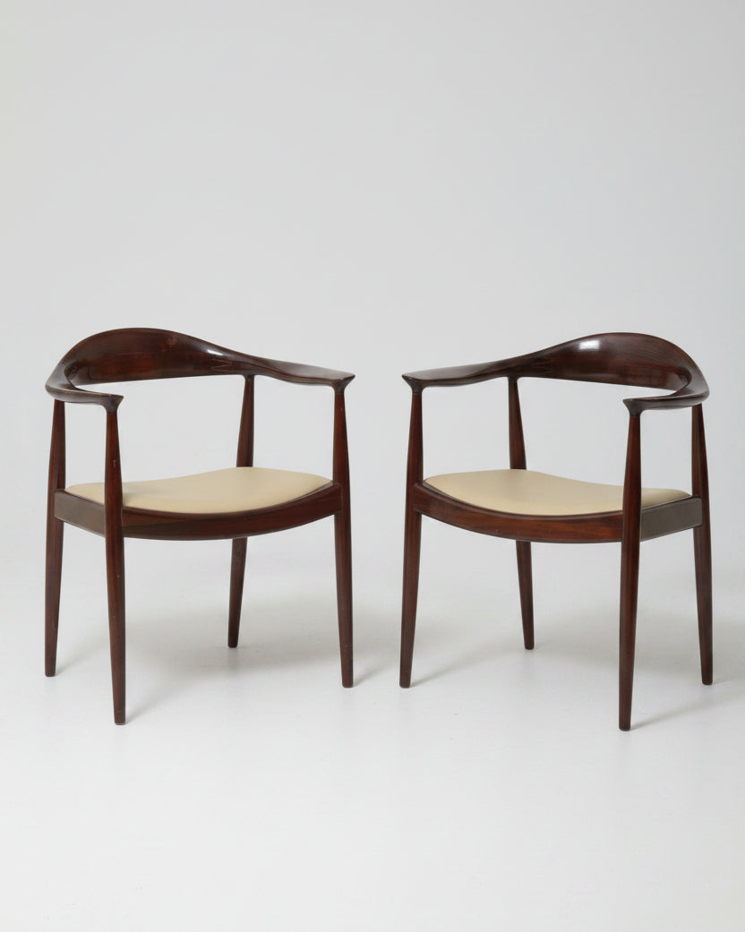 "The Chair" Dining Chairs by Hans J. Wegner, Set of 2 by Galerie Boketto | The Oblist