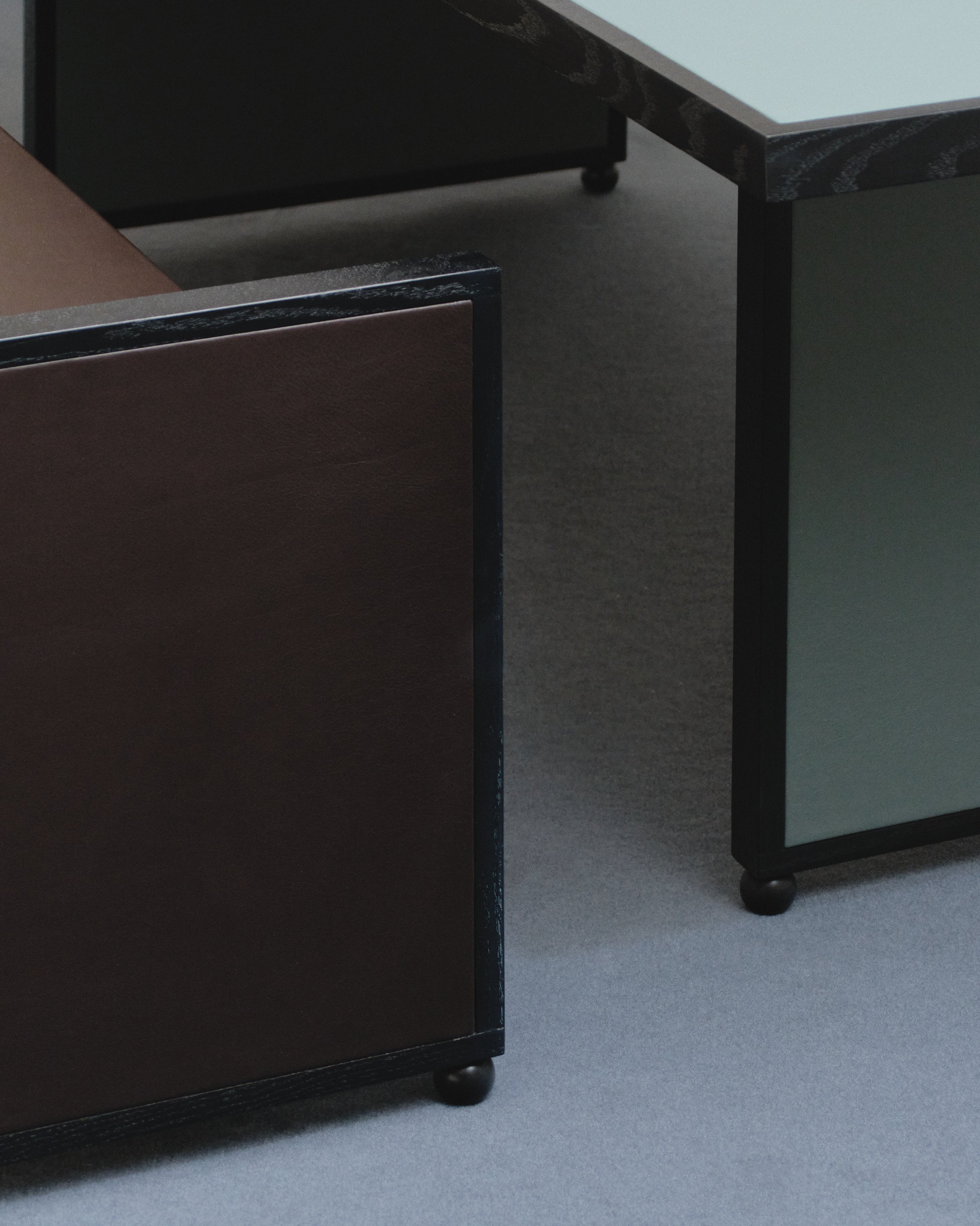 Large Table with Bond Leather — close-up