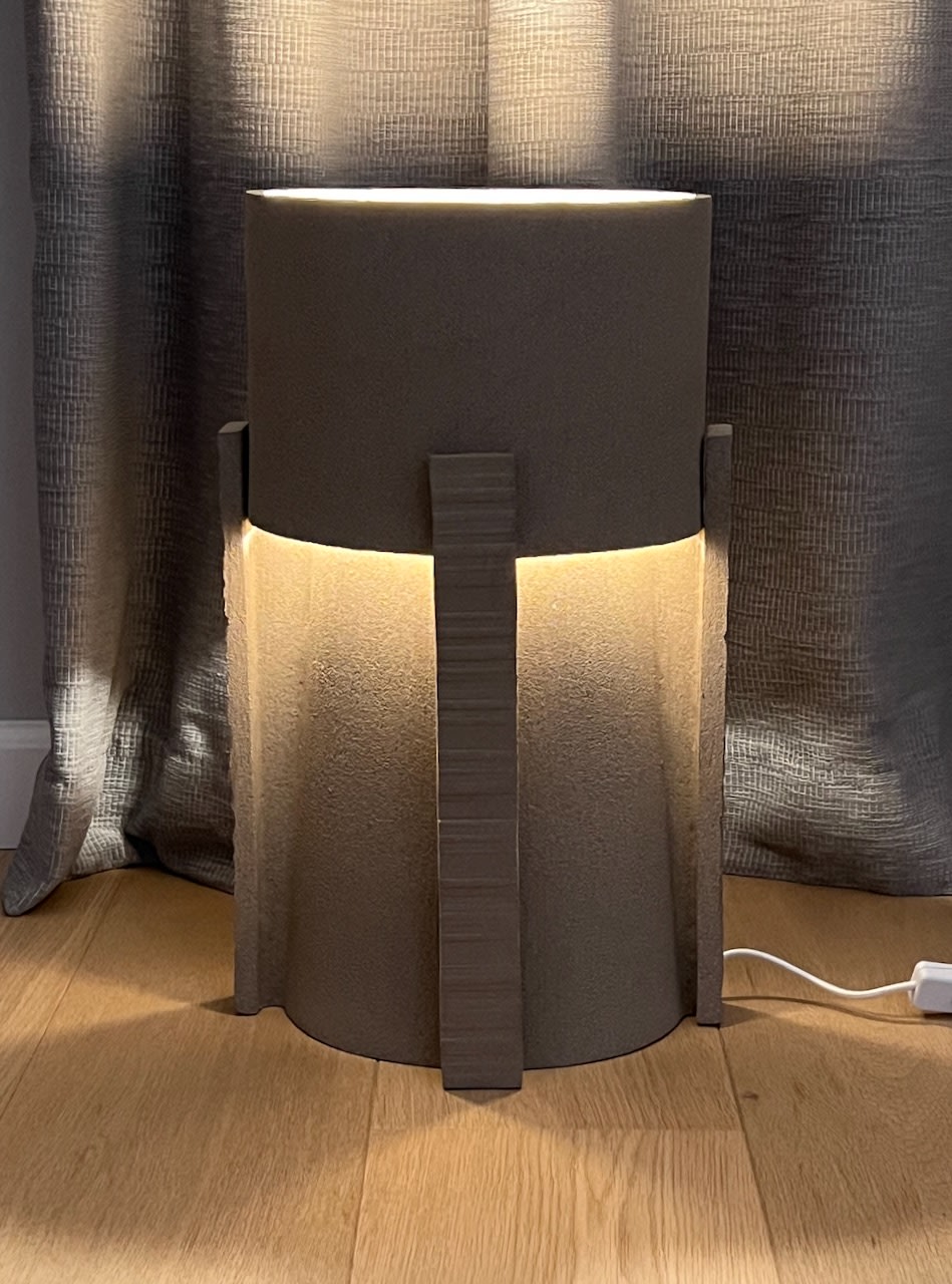 La Lampe de Table Hold en Céramique