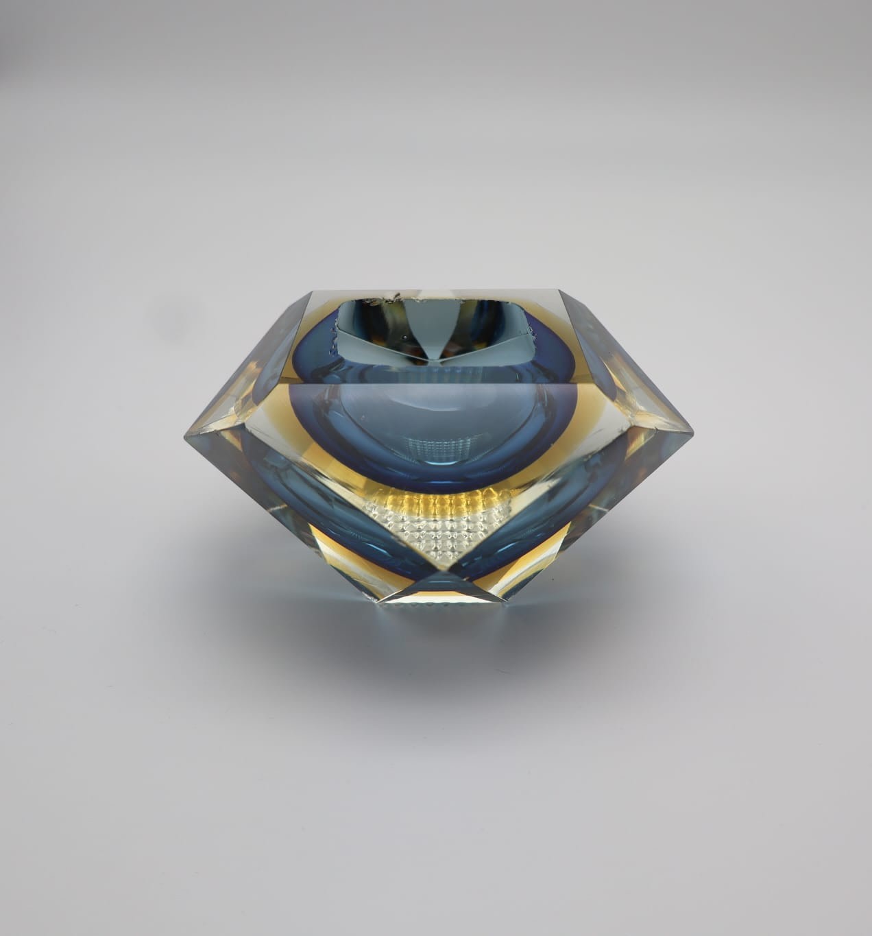 Diamond Murano Glass ashtray by Flavio Poli for Seguso 60's — top view highlighting blue and clear glass