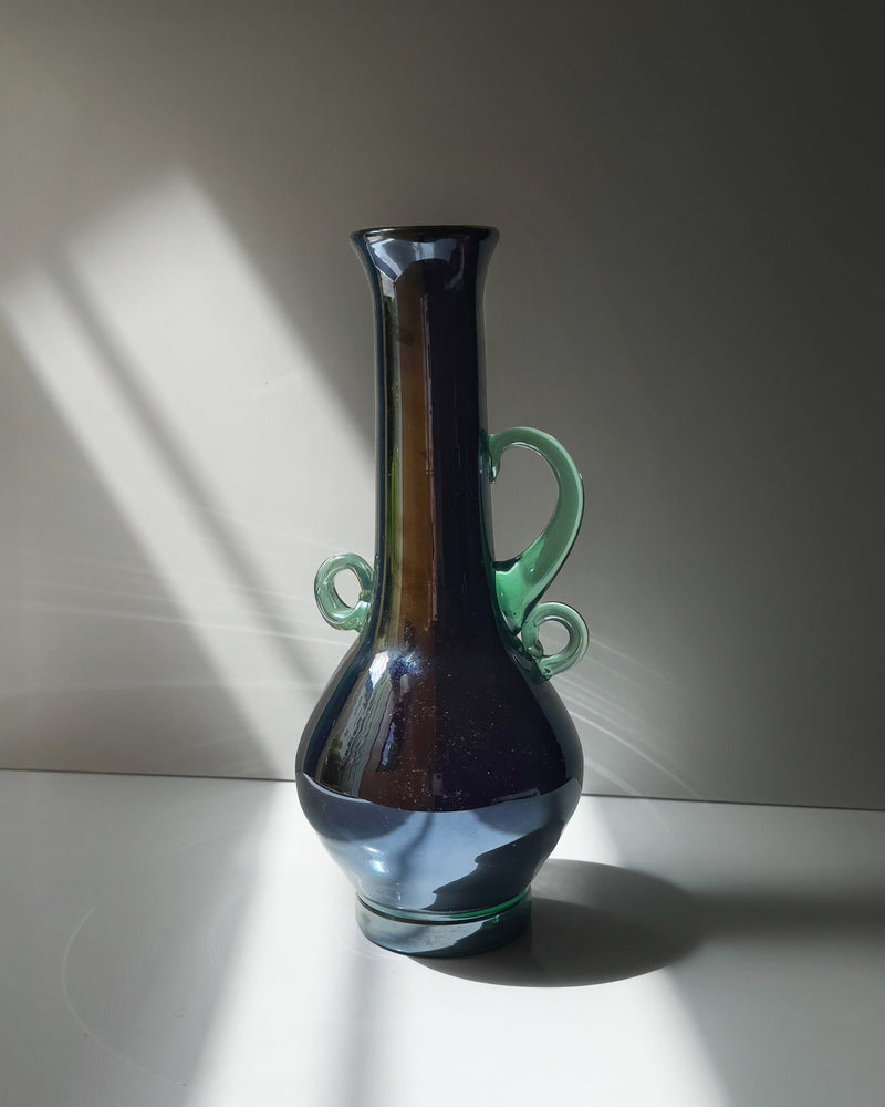 Bohemian iridescent ruby glass vase - Art Nouveau 1910s by Dodo Vintage | The Oblist